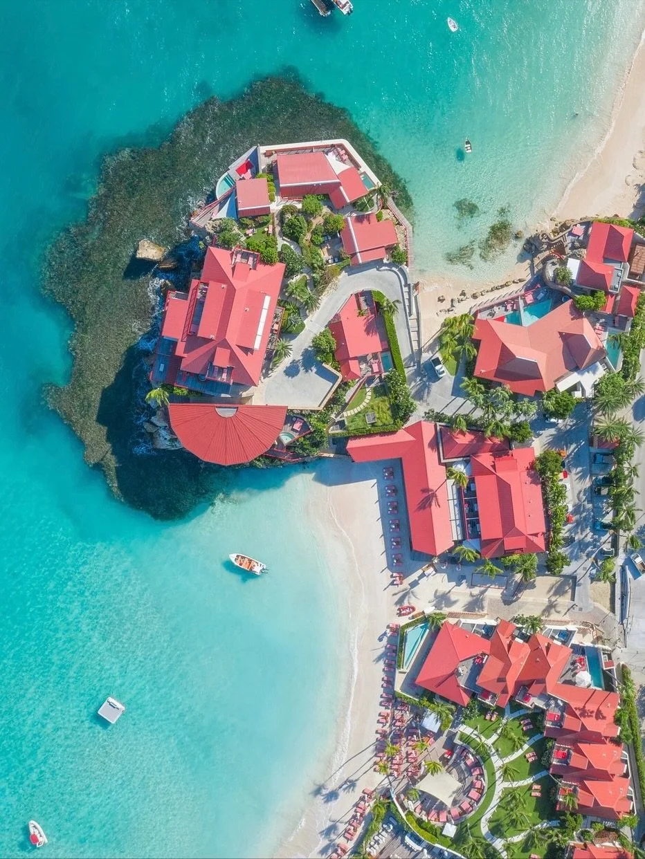 Black Sheep Travels to Eden Rock🏝️
.
.
@er_stbarths Legendary, Iconic and Glamorous its time to plan your St Barths adventure! Winter 2026 is just around the corner! 
.
.
#EdenRock #MyERStory #StBarths #StBarts #IslandTime #TravelsByBlacksheep #Blac