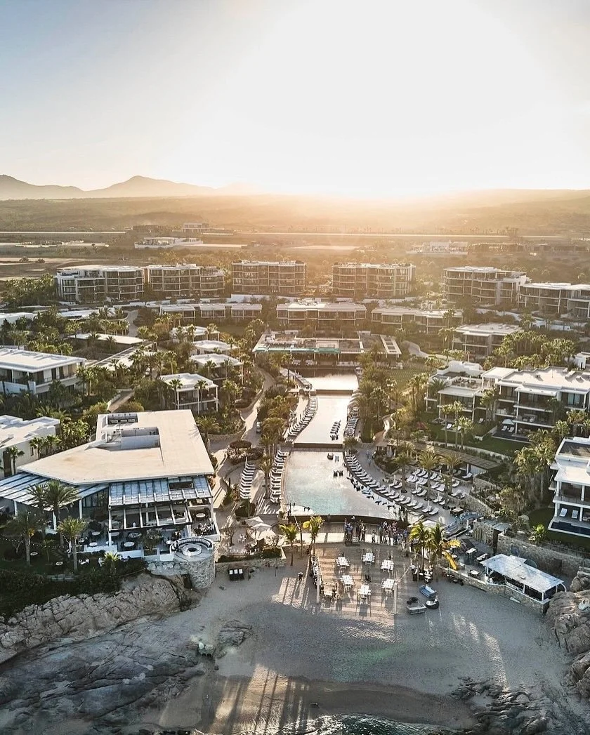 Black Sheep Travels to Cabo!
.
.
Welcome to @chilenobayauberge Nestled along a protected cove, the most desirable beach in Los Cabos has long been known for its tranquil, swimmable waters and pristine coral reefs, where a short venture out to sea unv