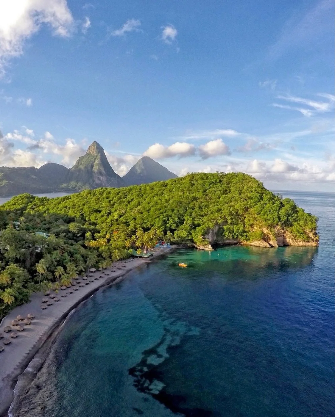 Black Sheep Travels to St Lucia! 
.
.
Welcome to @jademountainstlucia The bold architectural design, with individual bridges leading to exceptional infinity pool sanctuaries and rugged stoned-faced columns reaching towards the sky makes Jade Mountain