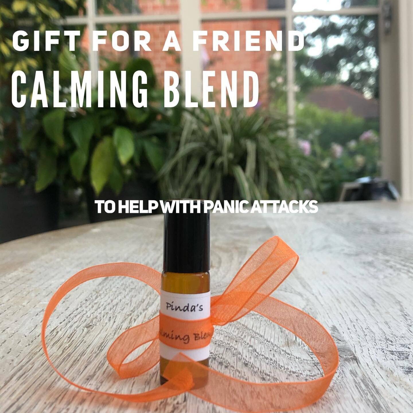 Blending oils with the help of @the_aroma_yogi. For a friend who has been shielding and started having panic attacks. 

#aromatherapy #essentialoils #friends#support #yoga #lakshmi #giving#learning