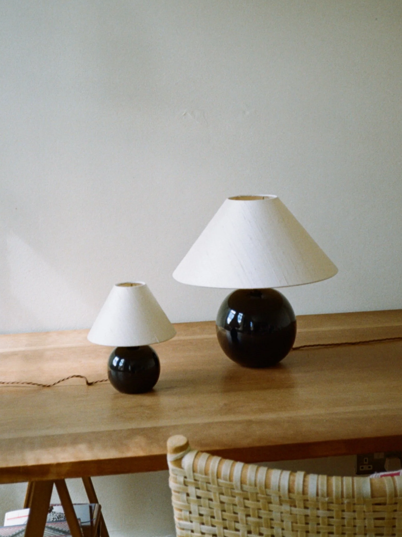 Hum+London+Orb+Lamp+%26+Silk+Lampshade97580018.png