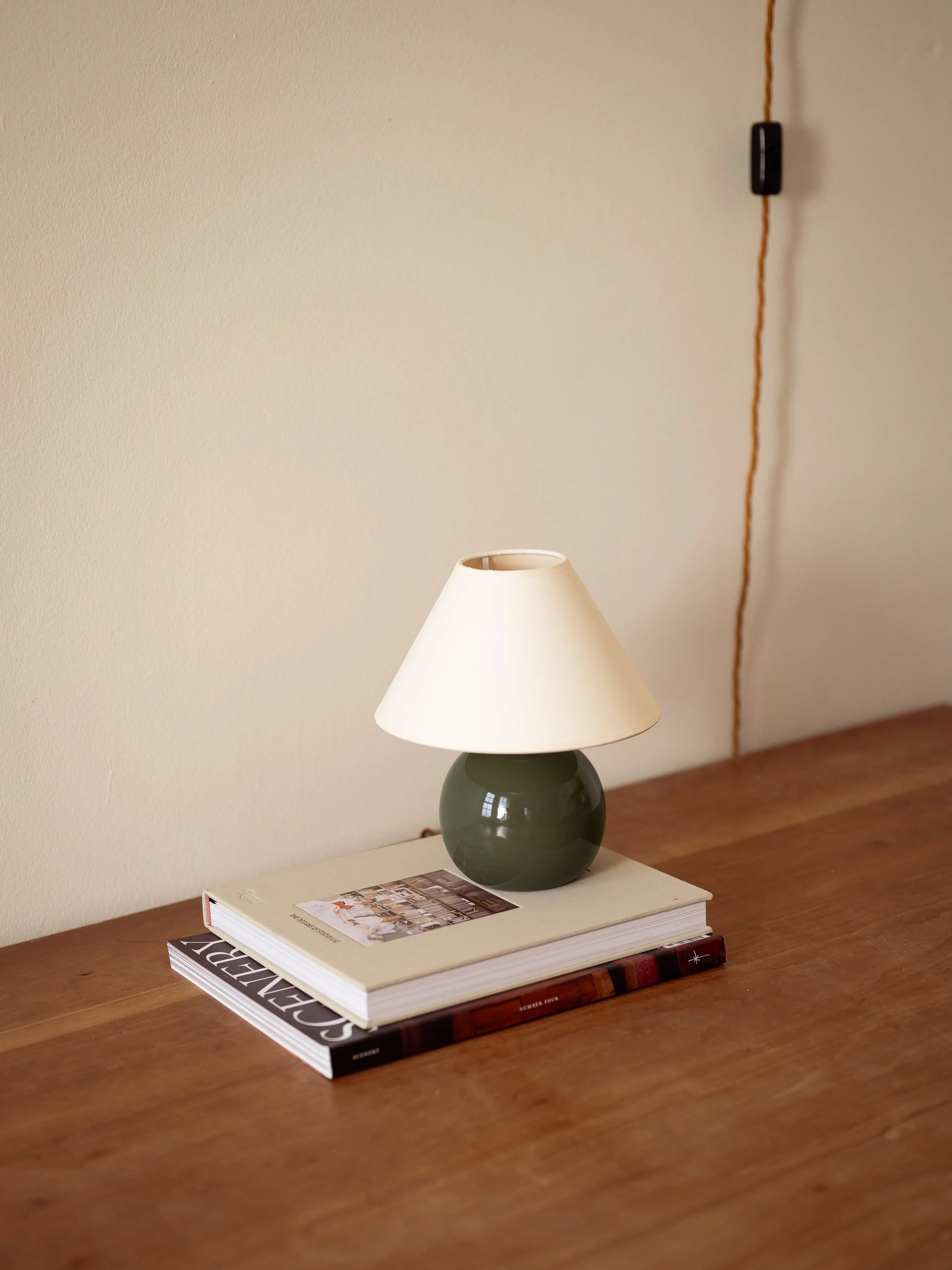 hum-london-mini-orb-table-lamp-olive-green-632.jpg