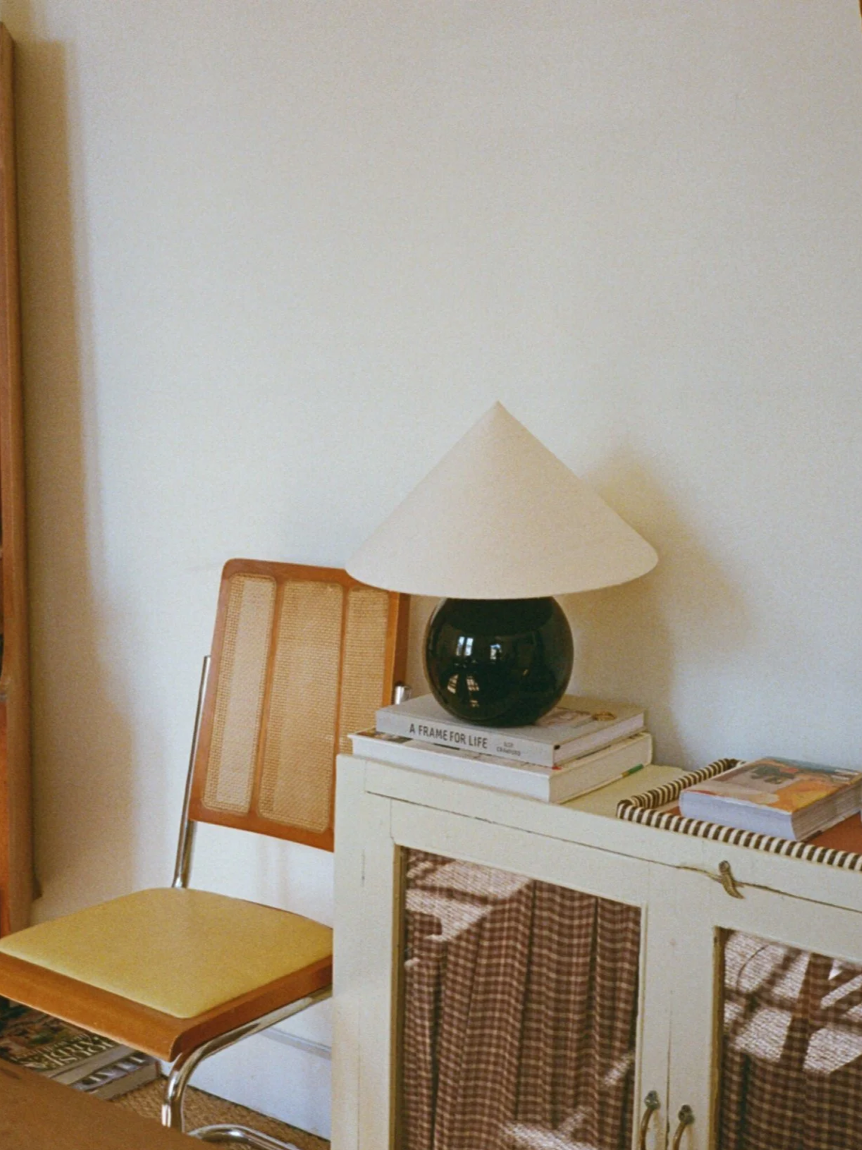 Hum+London+Orb+Lamp Pointed Silk+Lampshade+02150021.png