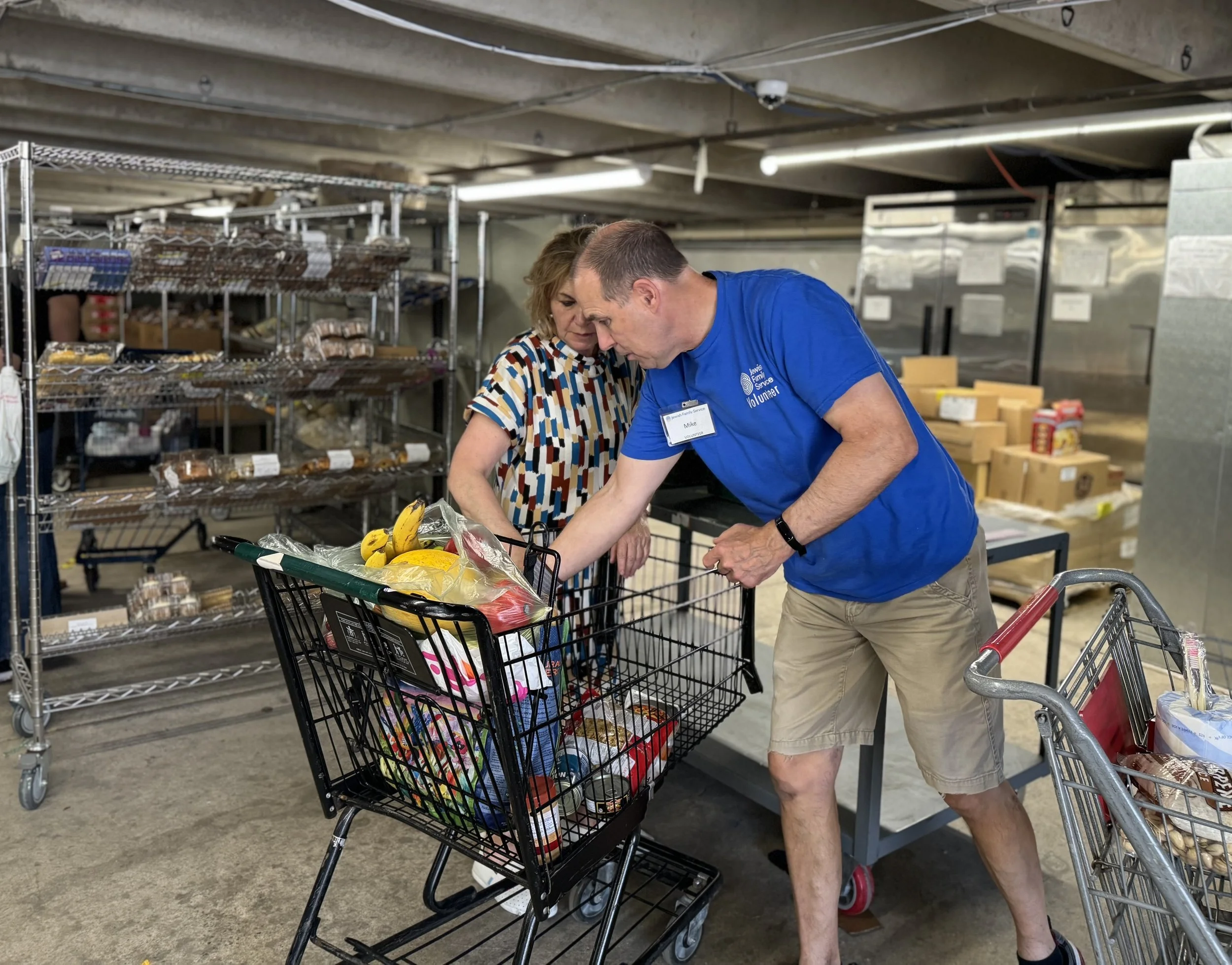 Volunteer in the Weinberg Food Pantry