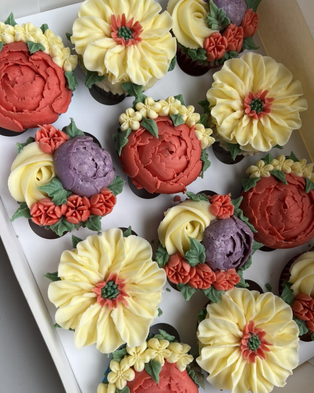 Have you tried our Boxed Blossoms?
Now taking orders https://www.tarasbakedbouquets.ie/small-cupcake-bouquet
#cupcakes #cupcakeflowerbouquets #cupcakeflowerbouquet #floralcupcakebouquet #floralcupcake #cupcakeflower #cupcakeflowers #tarasbakedbouquet