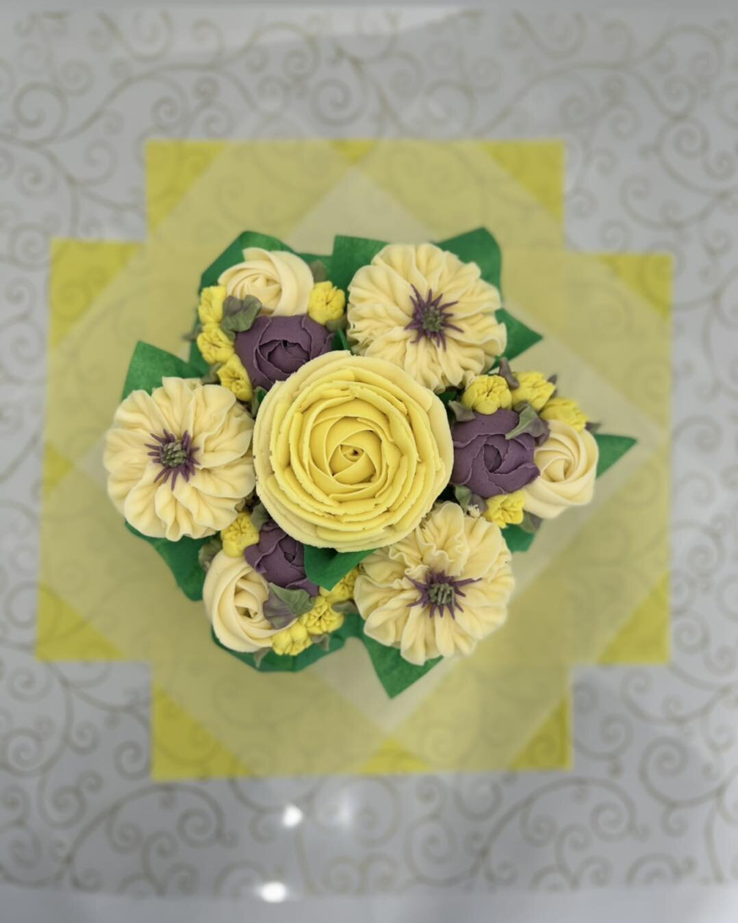 Get your gifts all wrapped up with a delicious cupcake bouquet!
Now taking orders https://www.tarasbakedbouquets.ie/small-cupcake-bouquet
#luckyirish #irishcupcake #irishcupcakes #kerrygold #madewithlove #bakedfreshforyou #irishbaker #kerrygoldbutter