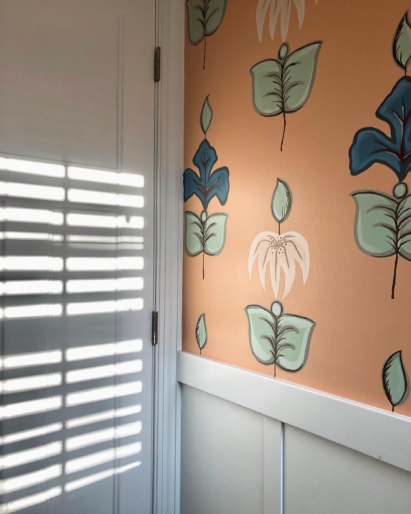 Everything is better in the light, except for counting stars and sleeping. 

#handpaintedwallpaper #powderroom #ladieswhopaint #ourhome #instagood #hgtvhome #mydomaine #pocketofmyhome #bathroomremodel #powderroomdesign #paintedwalls #cornerofmyhome