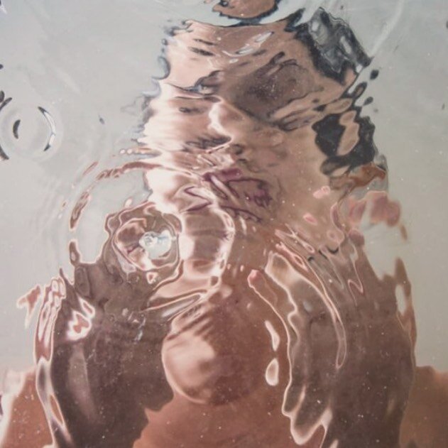 💦 POWER UP YOUR HYDRATION 💦⁠
⁠
In traditional Chinese medicine, the organs in power through spring are the Liver and Gallbladder - which makes it an ideal time to support their ability to detox the body.⁠
⁠
A big factor in healthy detoxification is