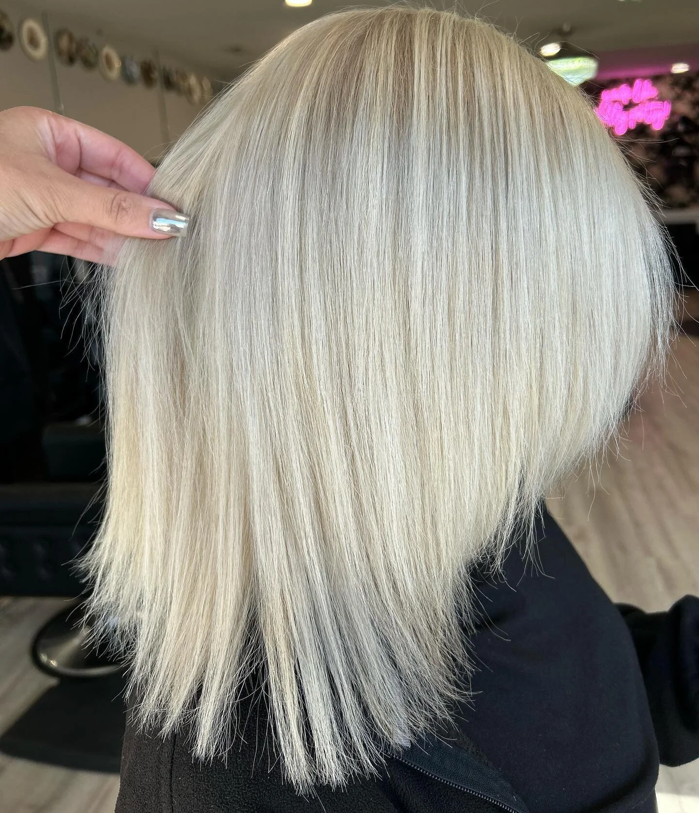 Shine bright like a 💎

Kayleigh did a Full Platinum Card using @alfaparfmilanopro - @alfaparfmilanopro_usa ++ @k18hair to maintain the hair&rsquo;s integrity.
