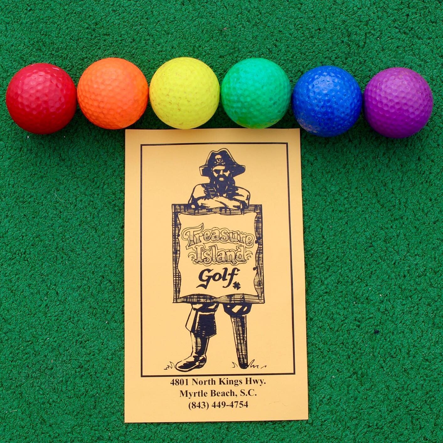 It&rsquo;s time for a round of miniature golf! What color ball will you be using?