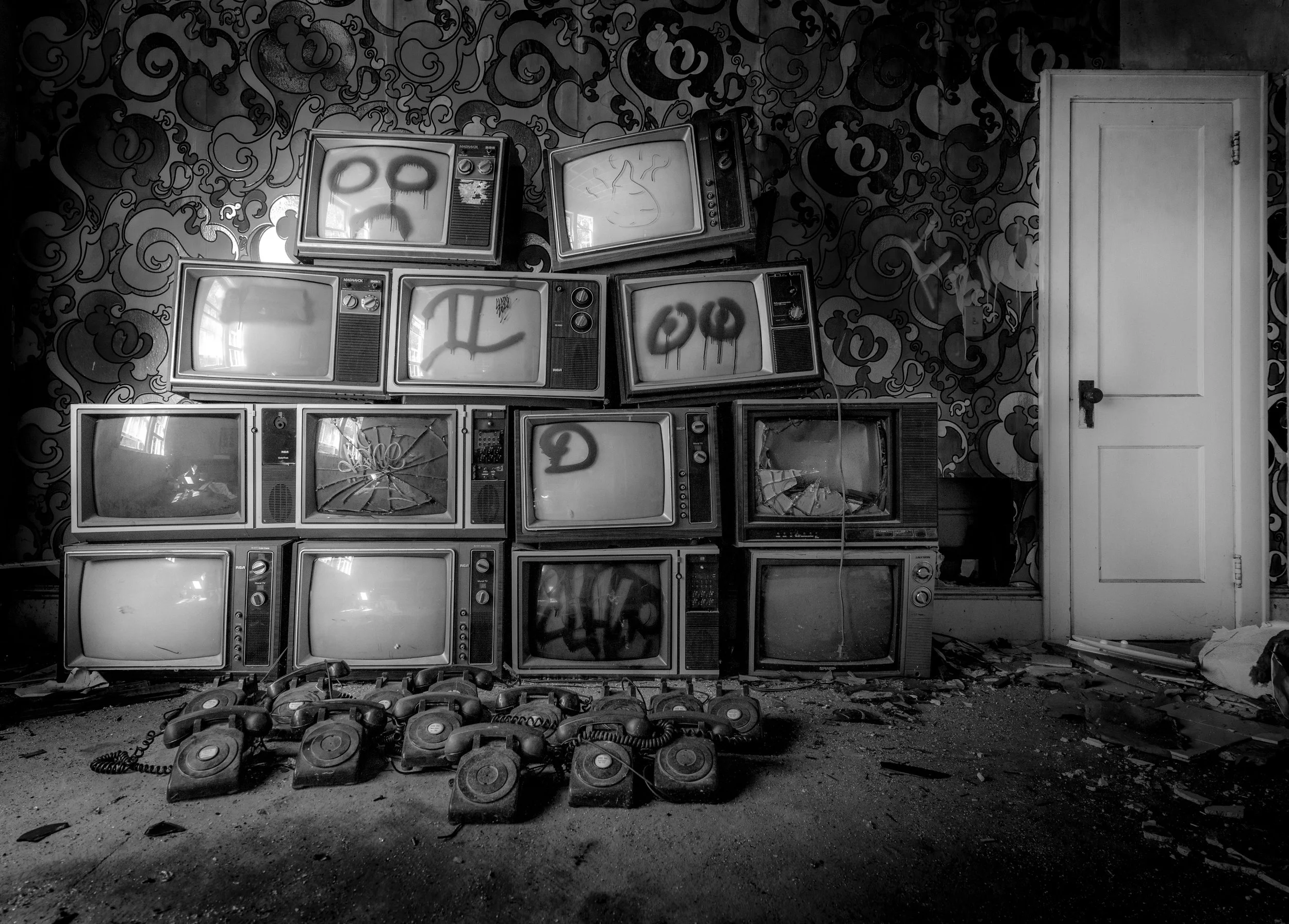No One Calls Anymore, Honorable Mention, archival print, 16 x 20 in, 2022, $300, Matt Temple, Needham Heights, Massachusetts
