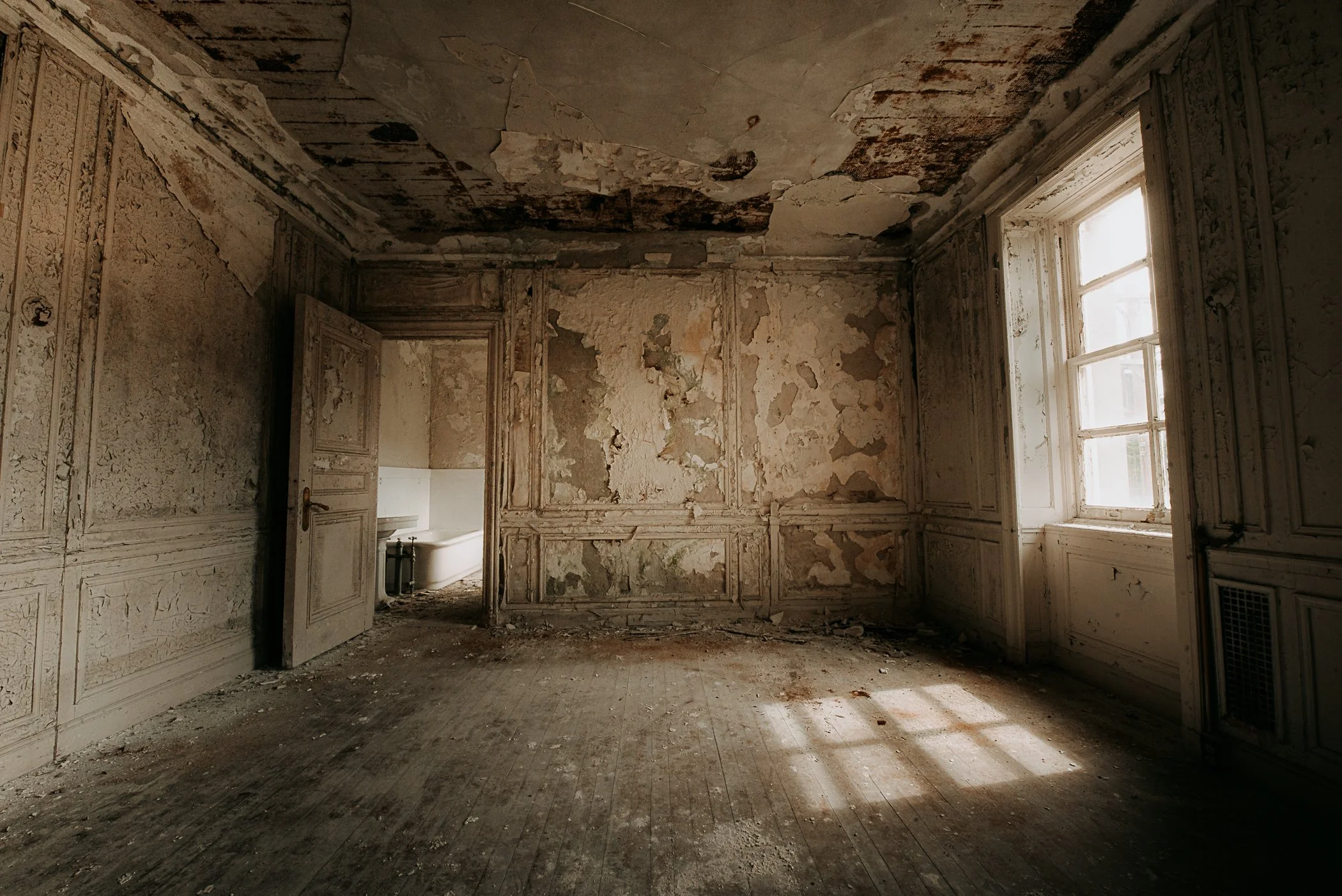 Guest Chamber, Lynnewood Hall, Giclee Print on Fine Art Archival Matte Paper, 24 × 16 inches, 2025, Kerry Sclafani, Cortlandt Manor, New York, $425