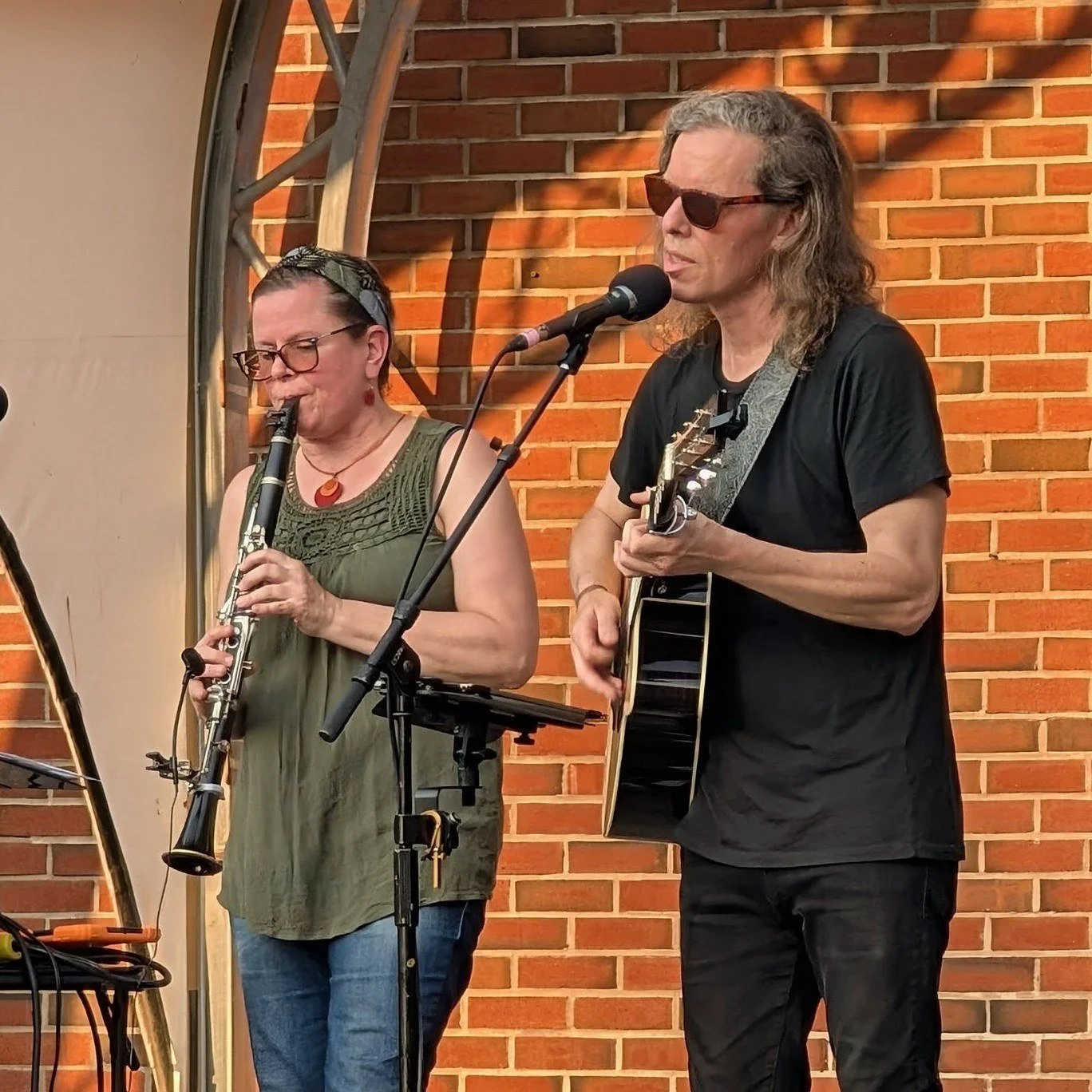 Sweet night performing with @deadtothecoreband at Johnson Park in Liverpool, New York. Great, big audience and we got a bit carried away&mdash;kept on truckin' straight through for an hour and 45 minutes. I love playing with this quintet!

Tim, Wendy