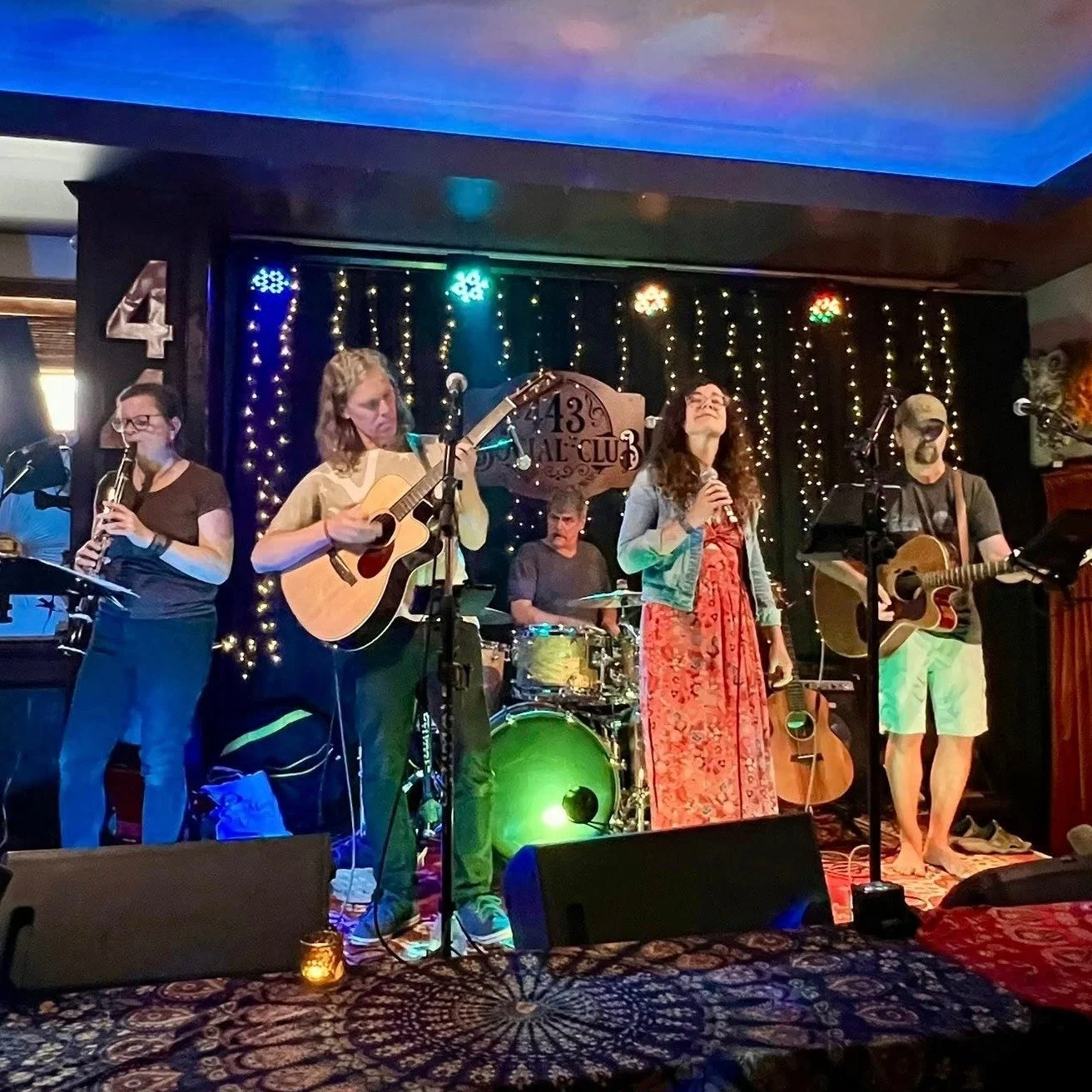 Wow, friends&mdash;Shakedown Sunday at @443socialclubcny with special guest Jenny O'Hara, had some amazing moments. The gentle sway of &quot;Sitting in Limbo,&quot; the sweet blend of voices and Wendy's clarinet on &quot;Mother Nature's Son,&quot; Ti