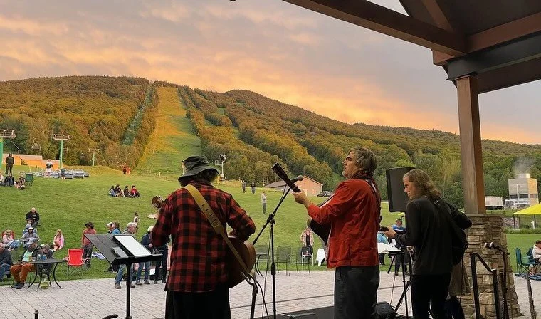 I&rsquo;m regrouping after a dreamy New England tour with Dead to the Core, from @burkemountainofficial  in Vermont&rsquo;s Northeast Kingdom to @thewordbarn in New Hampshire, @littledipperct in Connecticut, and back to @clubpassim in Cambridge, Mass
