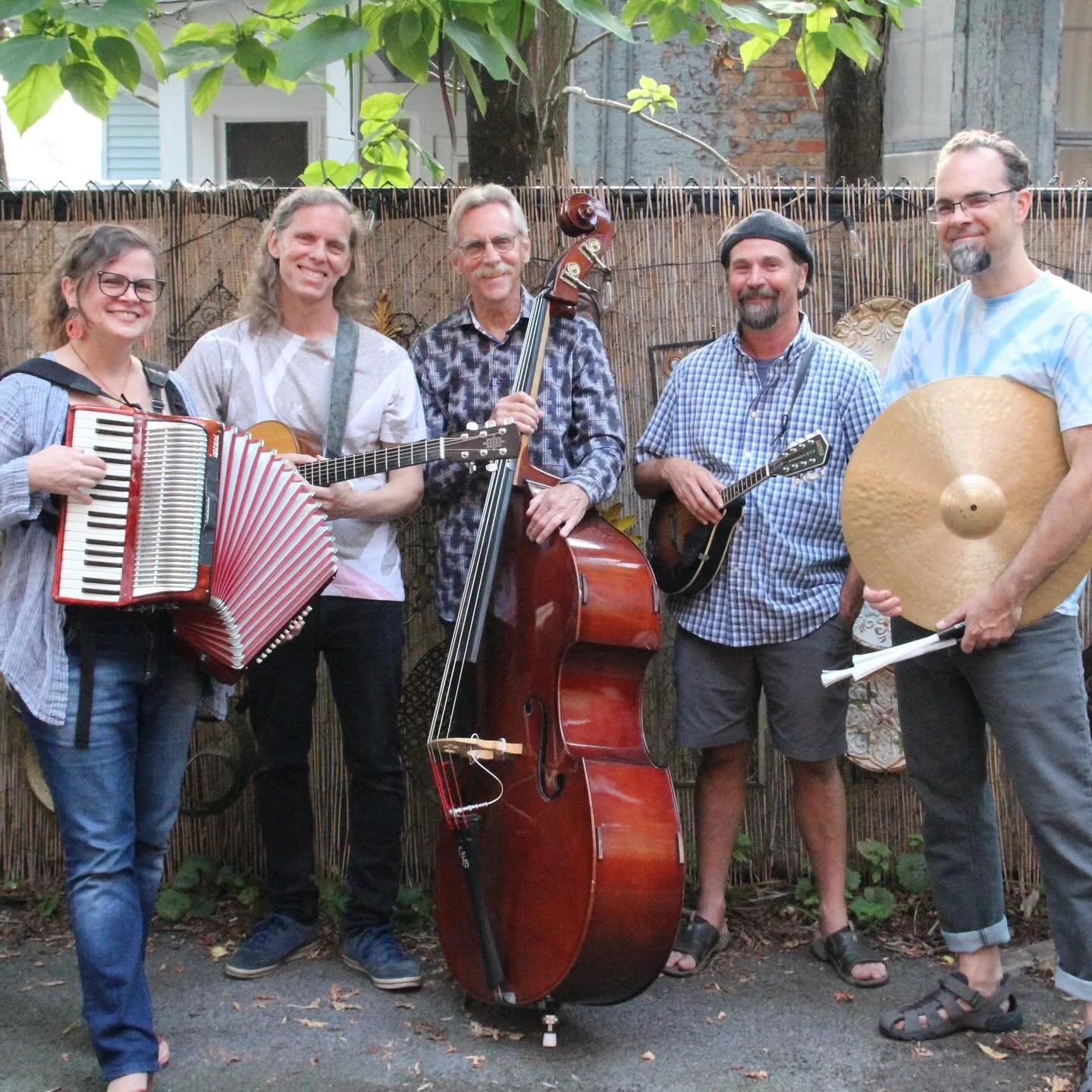 Just announced! Dead to the Core at Syracuse&rsquo;s 443 Social Club on Dec. 18. The original band &mdash; Jeffrey Pepper Rodgers @wendy.sassafras.ramsay Tim Burns @dekaneydrumsusa and John Dancks &mdash; wrapping up an amazing year. 
🎟️ deadtotheco