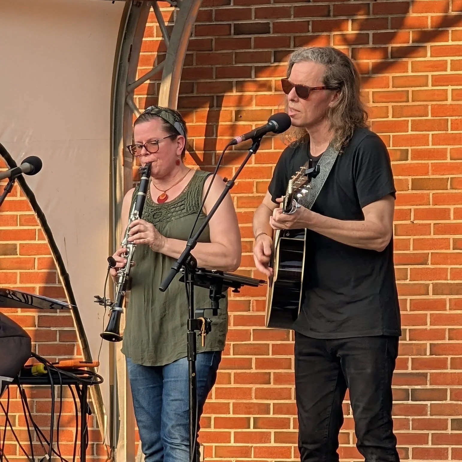 Coming right up!
4/18 Park Coffee House, Holland Patent NY. Pepper &amp; Sassafras duo. 
4/19 Shakedown Sunday with special guest Jos&eacute; Lopez, 443 Social Club , Syracuse. *TWO tickets left*

@deadtothecoreband with Jefferson Hamer and Mark Etti