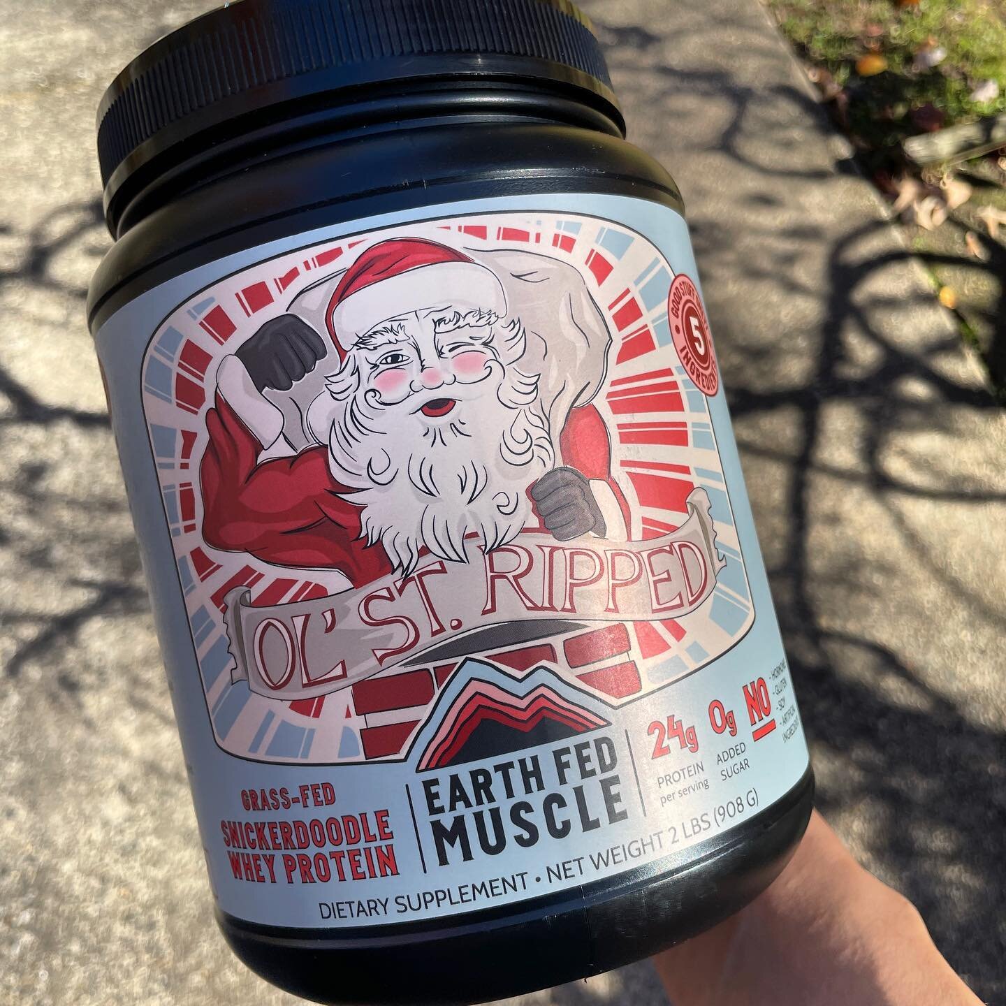 &lsquo;Tis the season for snickerdoodle protein from @earthfedmuscle 💪🏼🎅!!!