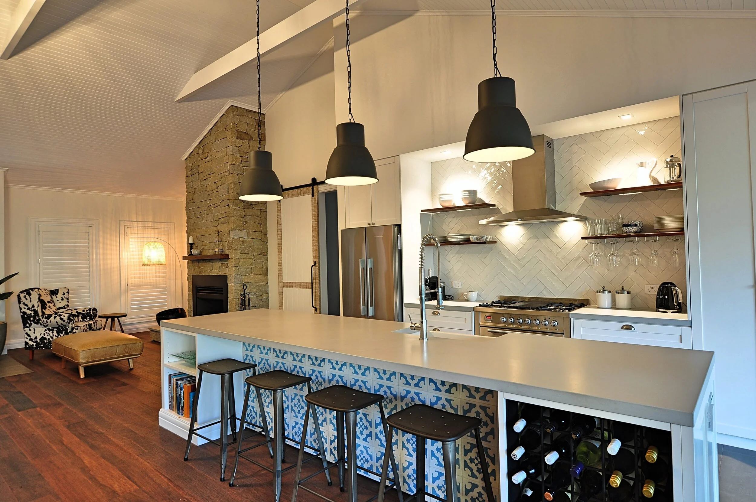 009.Kitchen.jpg