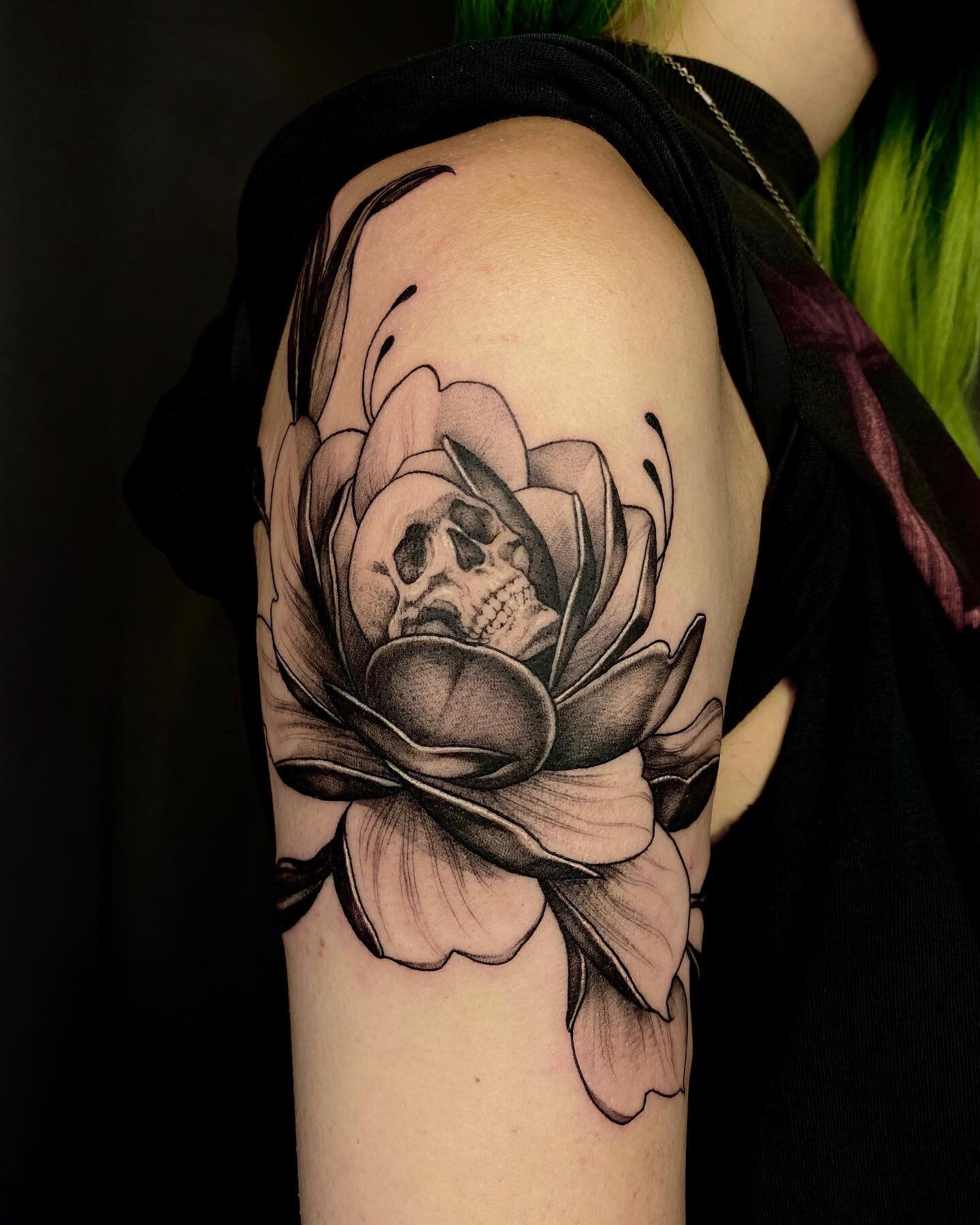 Skull peony 🌷