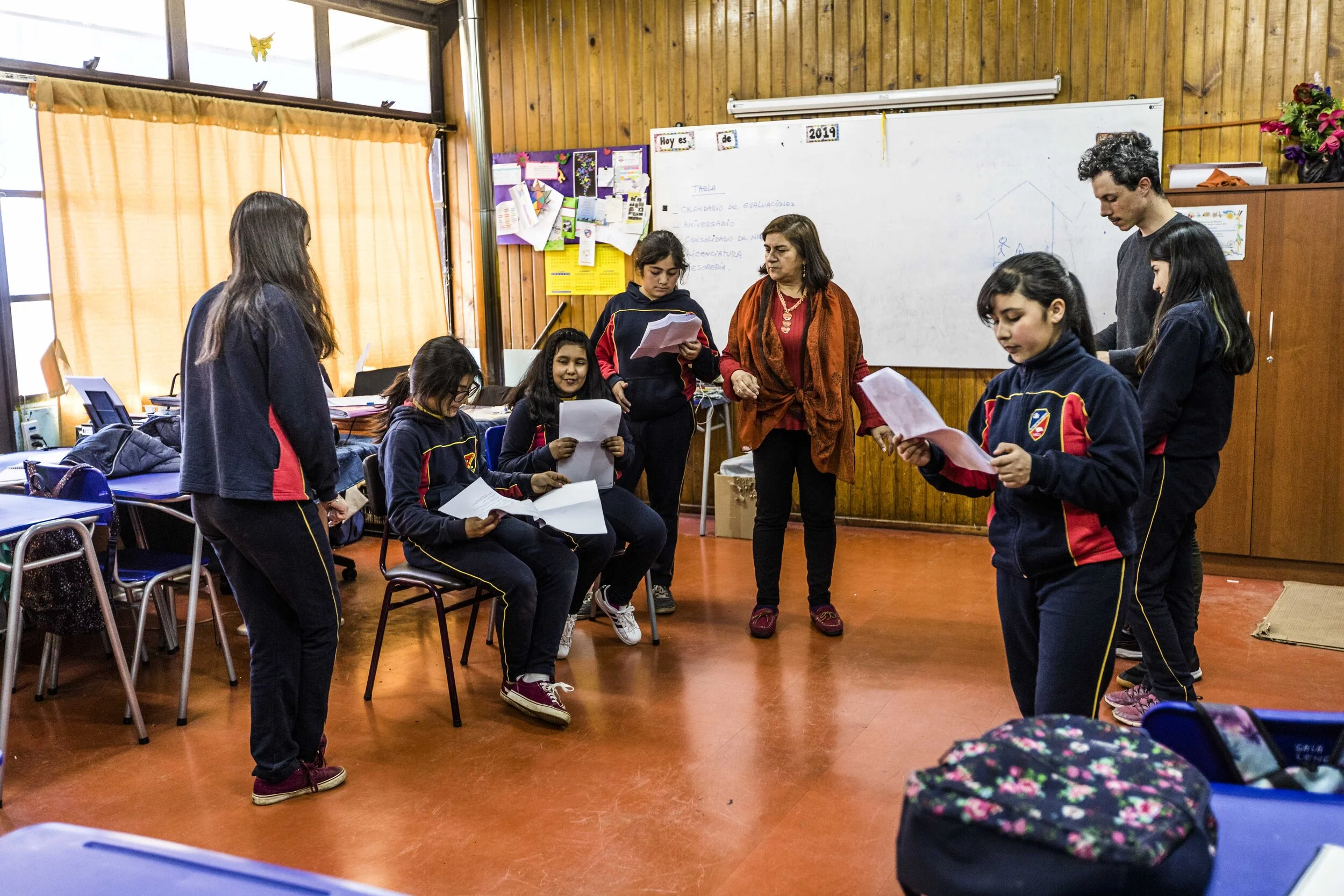 Docentes del Liceo Camilo Henríquez González decidieron usar una red social para incentivar la lectura en niños, niñas y jóvenes