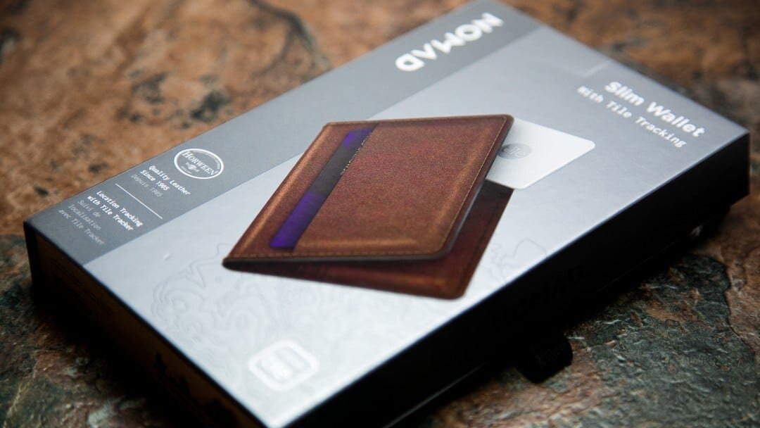 20180822-Nomad-Wallet-with-TILE-001.jpg