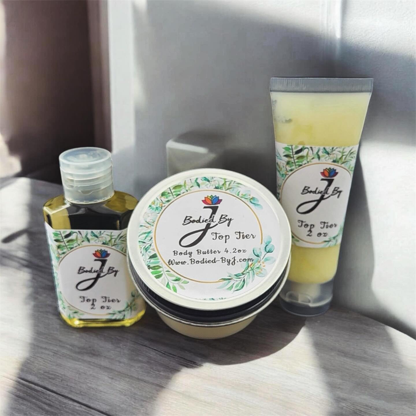 IF YOU MISSED MELANIN IN MAY THIS IS WHAT YIU MISSED!!! 

NEW SCENTS

Top Tier is just as the name states TOP TIER! It has notes of Bergamont patchouli, lemon pineapple mandarin orange, Jasmine and sandalwood
