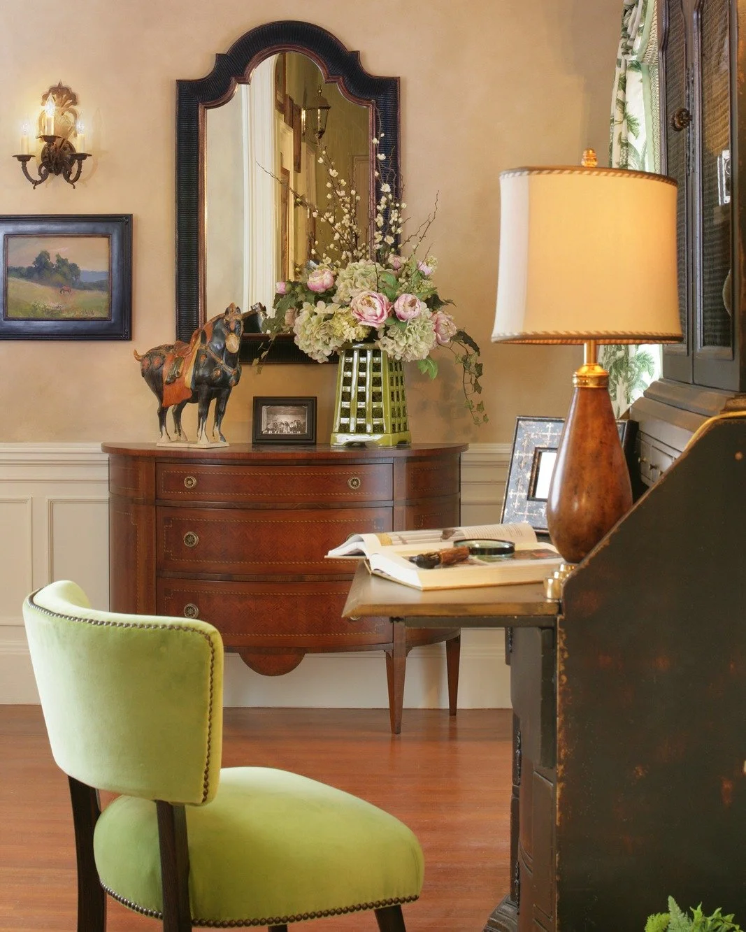 Some things are more than just beautiful ~ they tell a story 
On 𝐍𝐚𝐭𝐢𝐨𝐧𝐚𝐥 𝐂𝐡𝐞𝐫𝐢𝐬𝐡 𝐚𝐧 𝐀𝐧𝐭𝐢𝐪𝐮𝐞 𝐃𝐚𝐲, we celebrate the pieces that carry history, character, and meaning through generations. At Diane Durocher Interiors, we belie