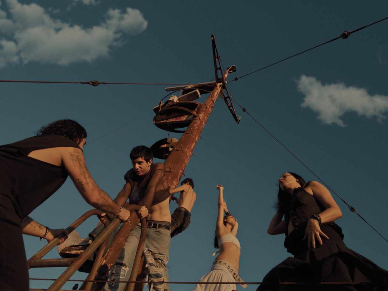 “ULTIMA VEZ” by Juan Manuel Pinzón & Santino Taratuto
