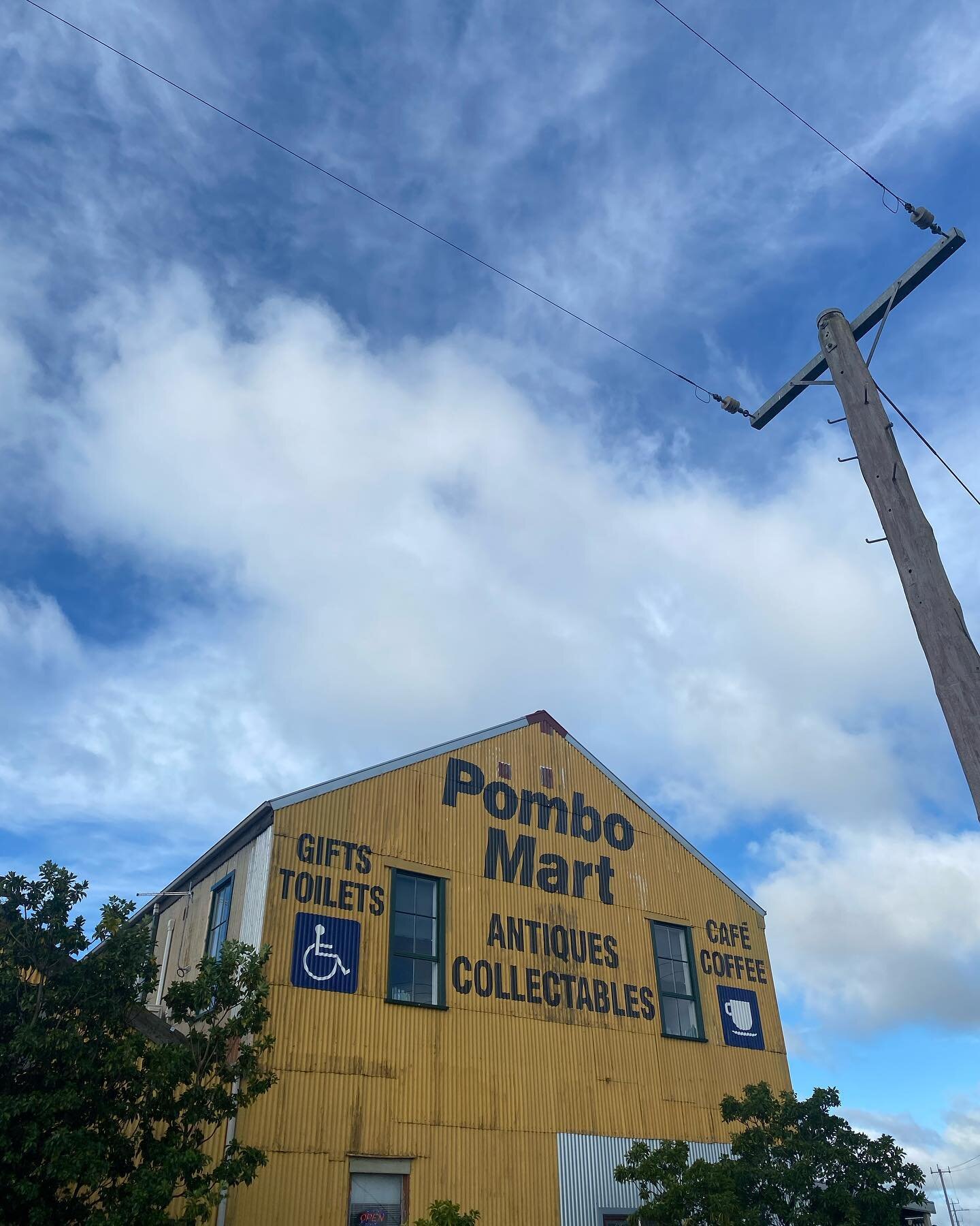 1. Antiques pitstop 
2. Met a race winner at the pub
3. Winter Weekending
4. Last Leaves
5. Franklin No Frills aka The Smallgoods
6. Dreams of being a lighthouse keeper
7. Small spoils from the Pombo Mart

#PortFairy #WinterWeekends #LostAndLonesome 