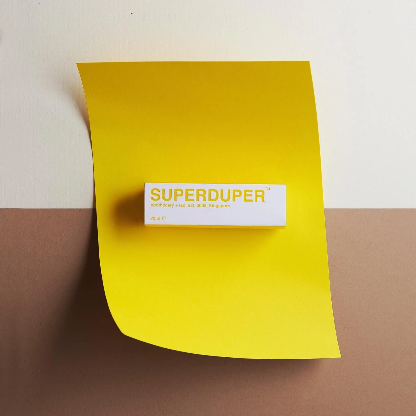 lemon squeezy.
.
Rinse-free hand wash, infused with 100% natural French lemon oil.
.
#SUPERDUPER #sgunited