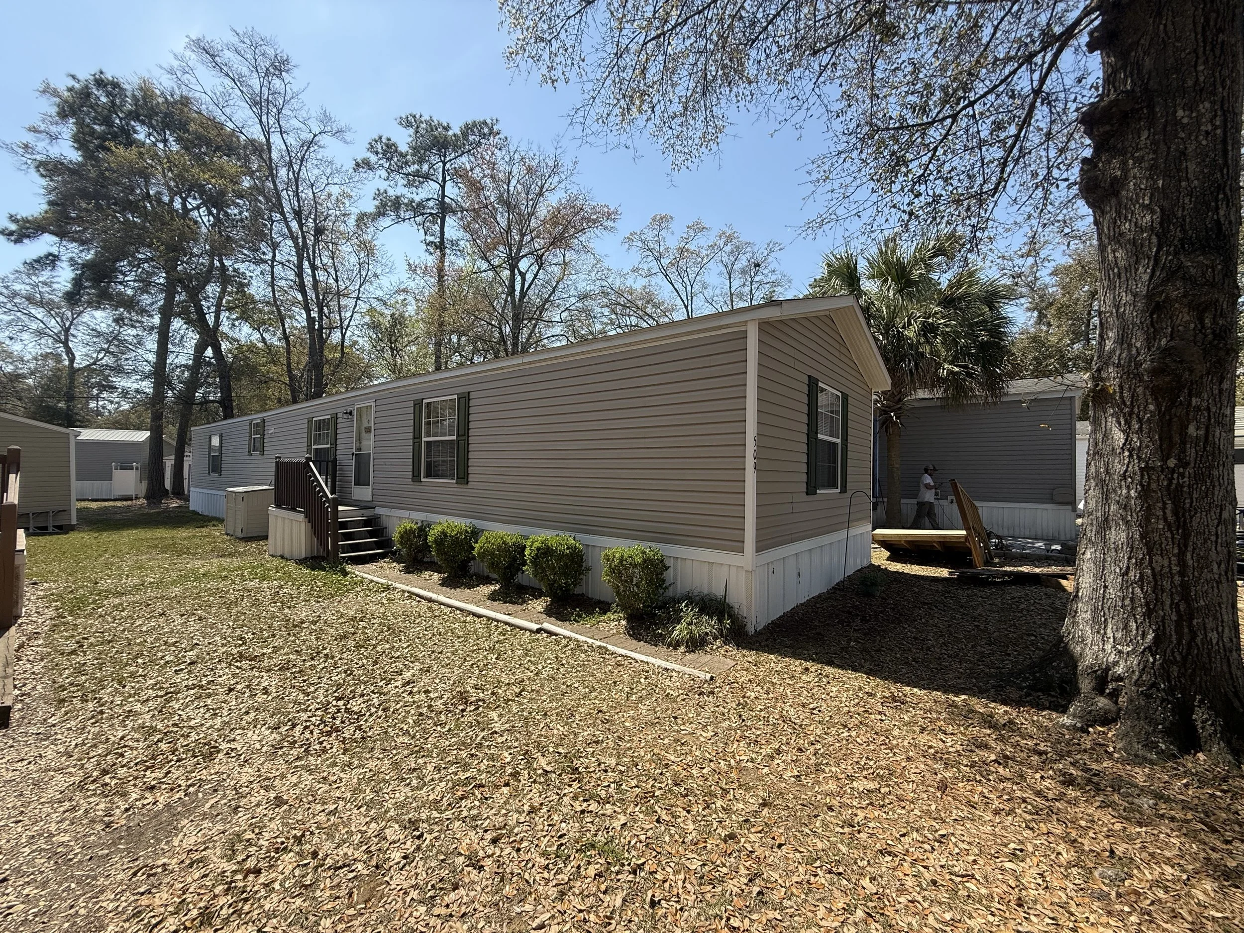 $134,500! 3 Bedrms, close to Lakefront patio, 509 Treasure