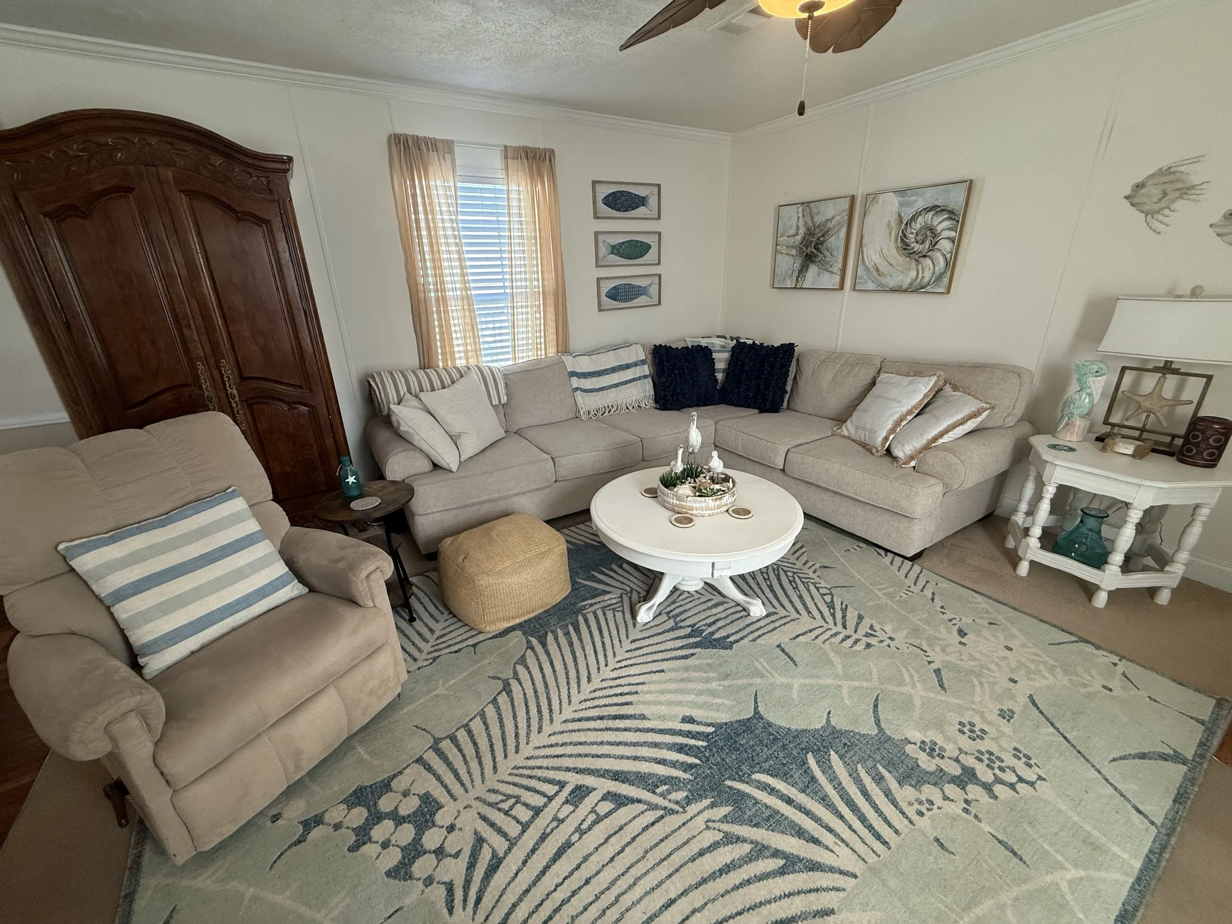 Lucky you!!beautiful decor & cool golf cart! Move in today beach tonight!