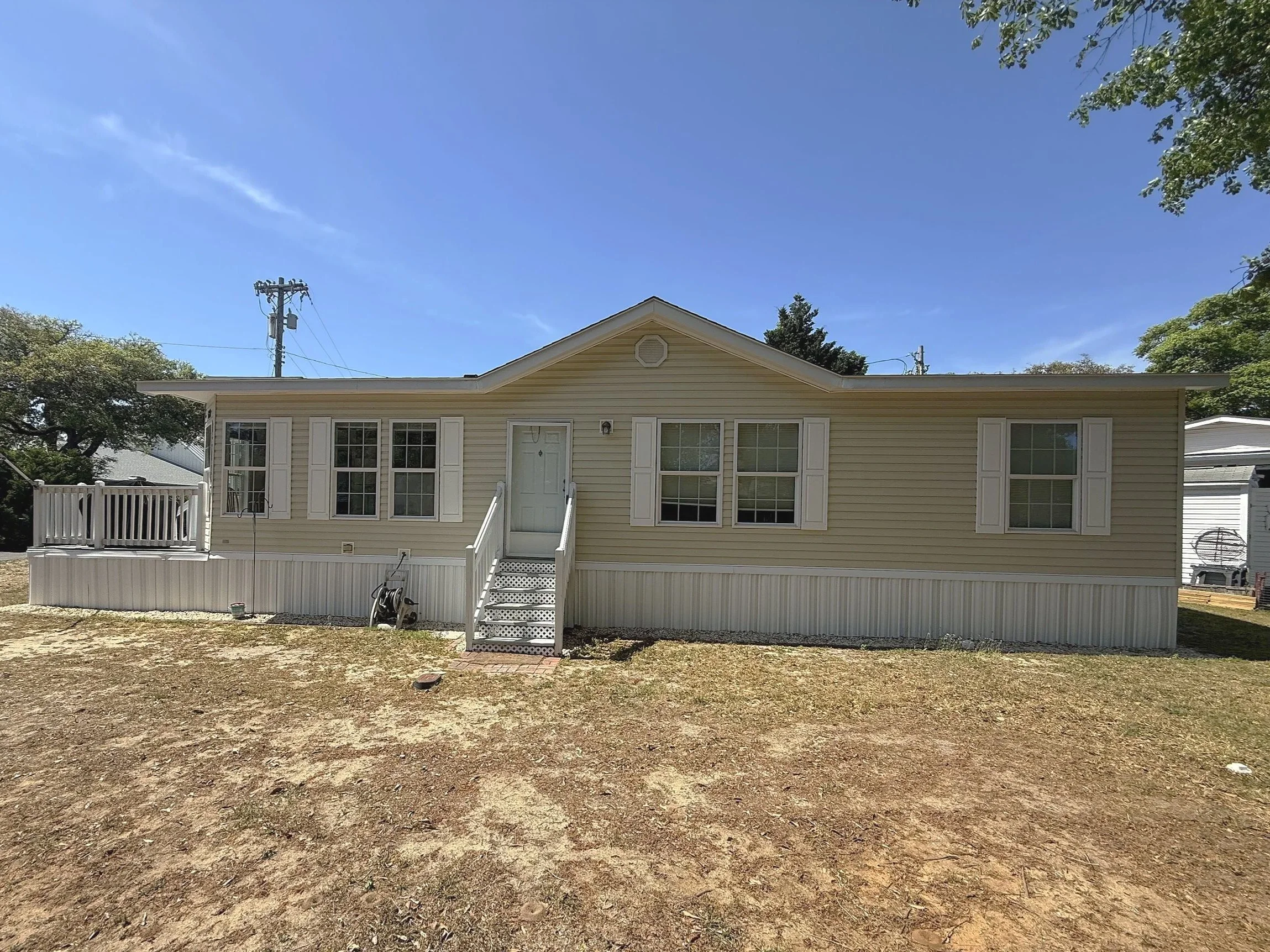 PENDING $189,000 Doublewide, HUGE LOT, 3 bedroom