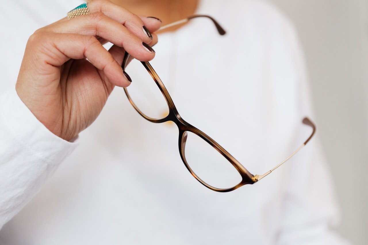 Best Ways to Clean Your Glasses Without Damaging Them