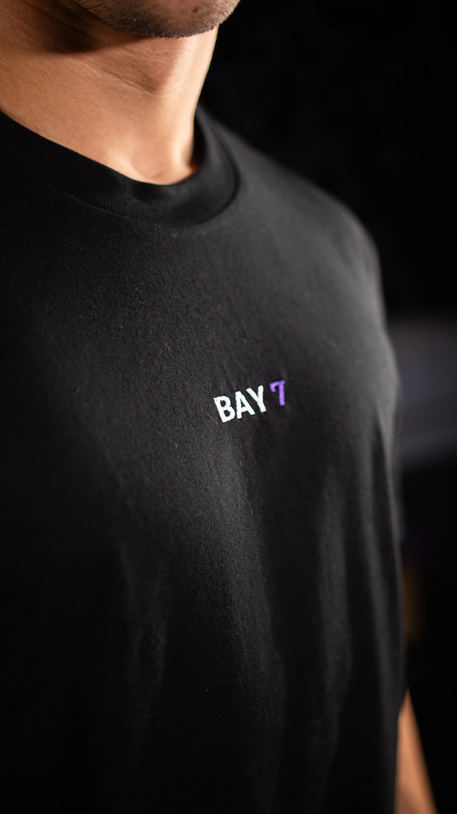 Dettaglio packaging merch Bay7