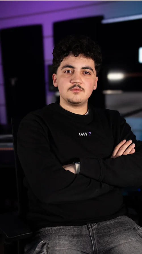 Lifestyle merch Bay7 nello studio