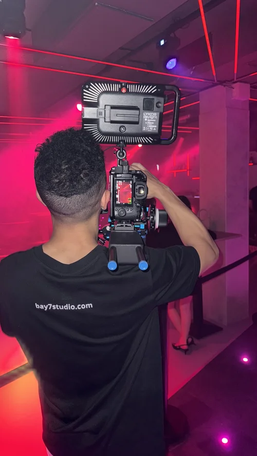 Dettaglio packaging merch Bay7