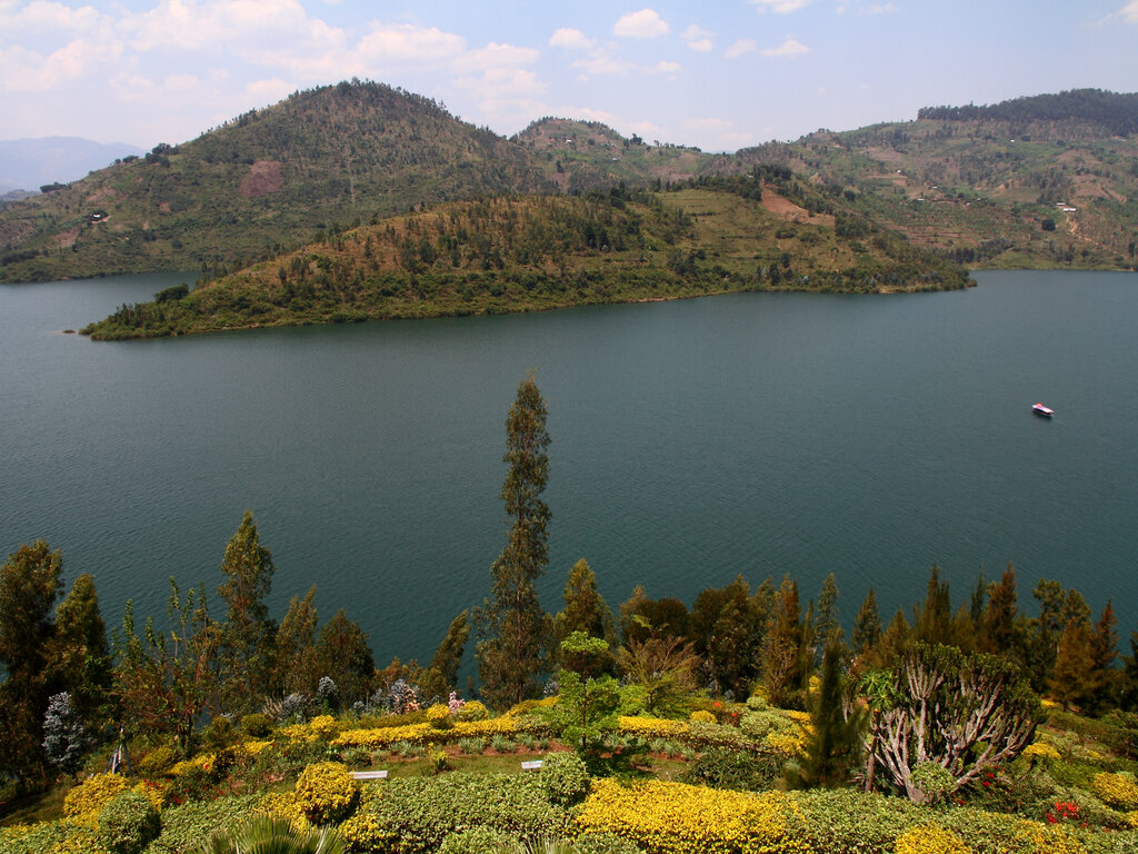 LakeKivu2.jpg