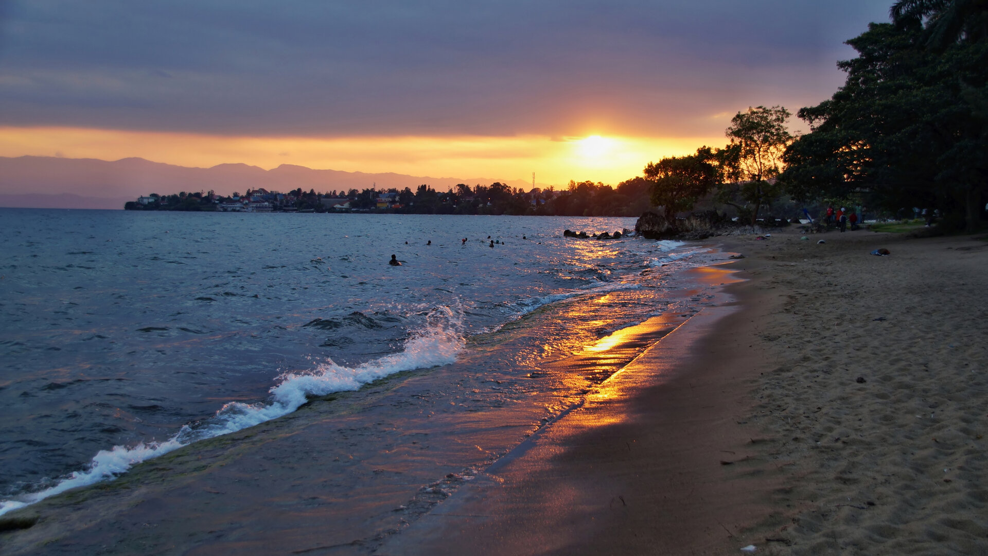 LakeKivu3.jpg