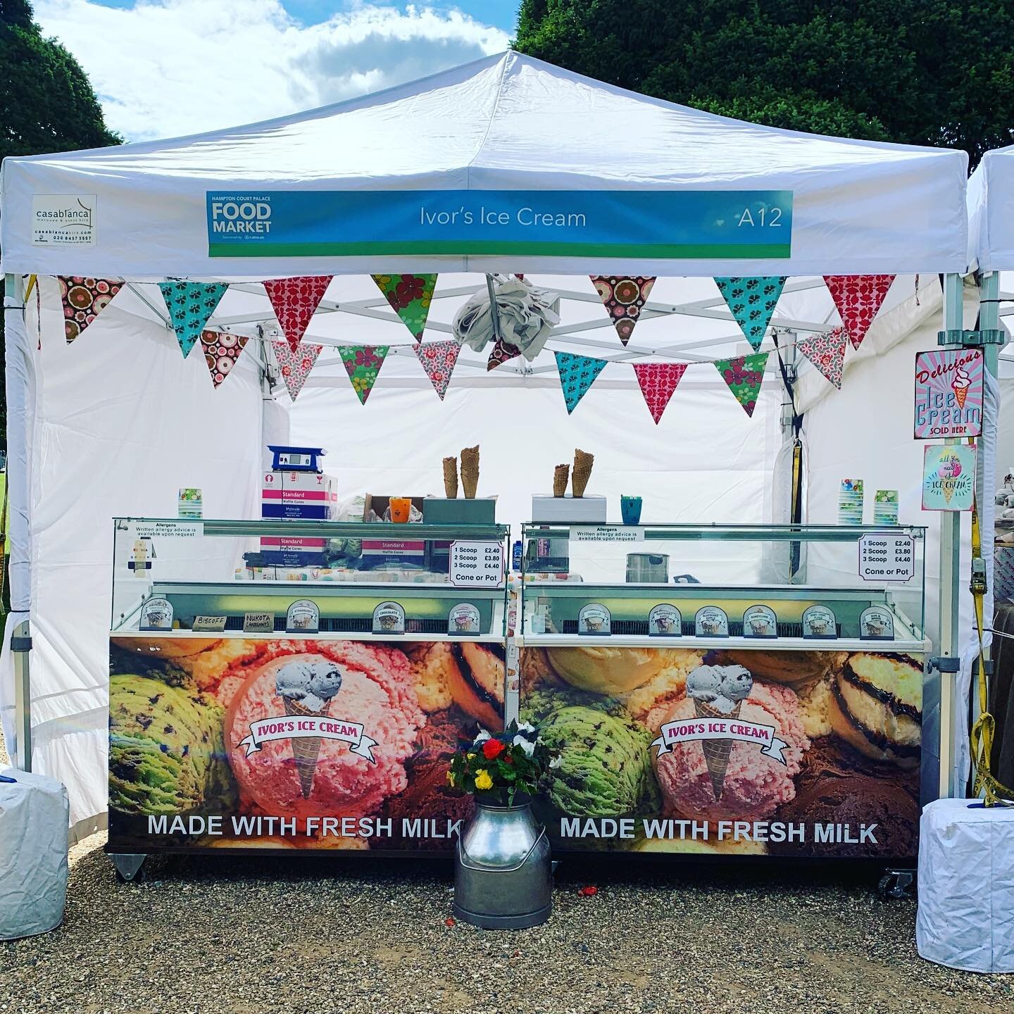 We are having a delightful bank holiday at the @hamptoncourtpalace #FoodFestival. 

It&rsquo;s Day 3 and there is live music and a wealth of foodie stalls to enjoy some delicious food and drink.

Come down to A12 and enjoy the range of scrumptious fl