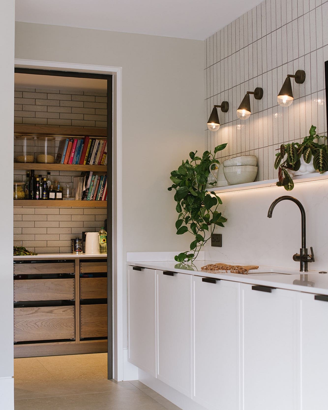 A peek of a pantry.  Today was a day that started with winging our van off the gate post and wrecking the door! So let&rsquo;s end the day with something much happier.
This stunning kitchen and pantry. We designed, manufactured and fitted all aspects