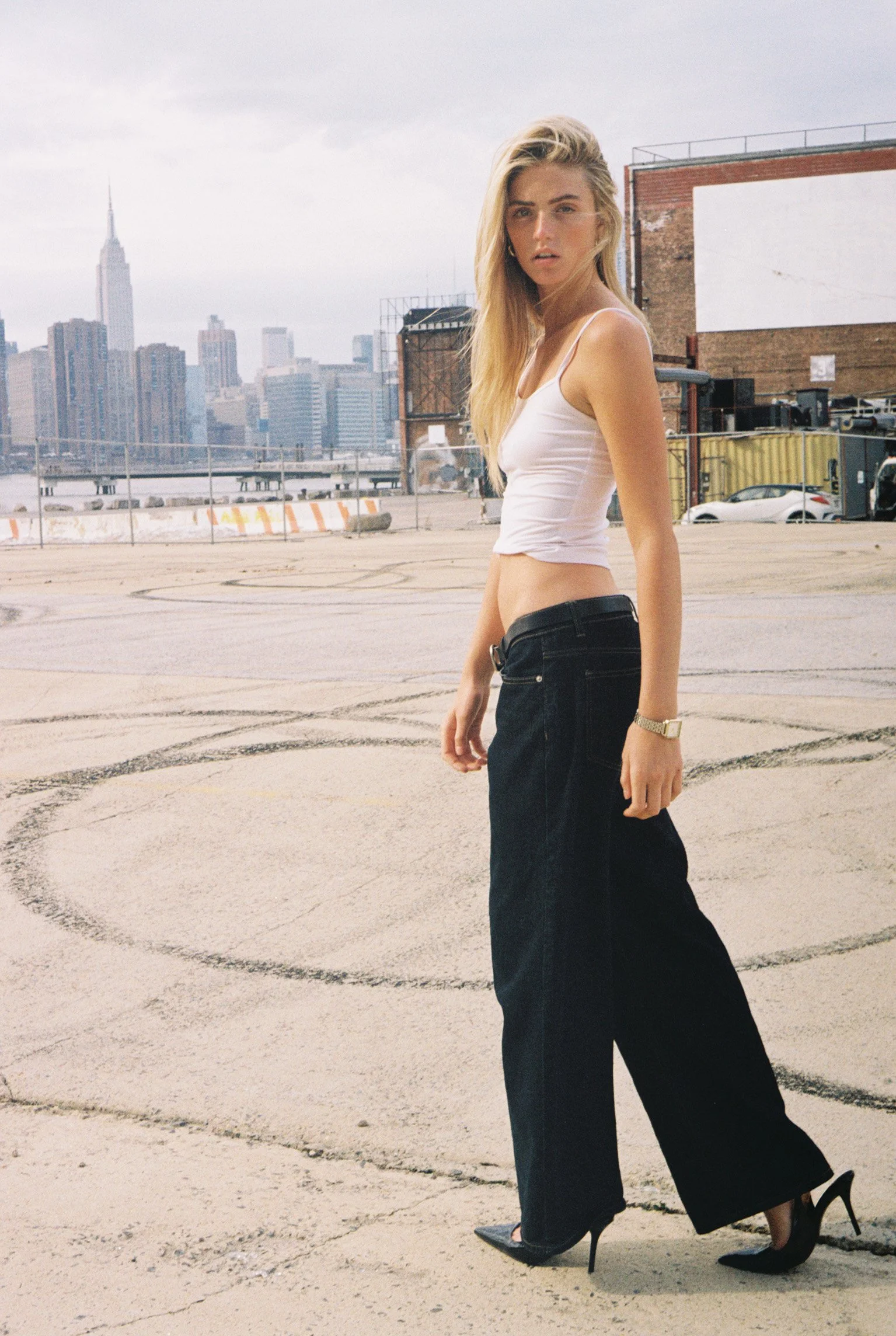 S642507-R4-072-34A.jpg