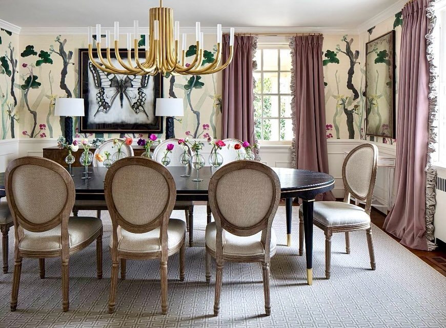 ROOM WITH A VIEW✨

We love how Dana McKenna of @danamckennadesigns used THE STAND wallpaper by Work + Sea to create a stunning dining room with a view like no other.✨

We were so smitten with this group of imaginary trees that we decided to install i