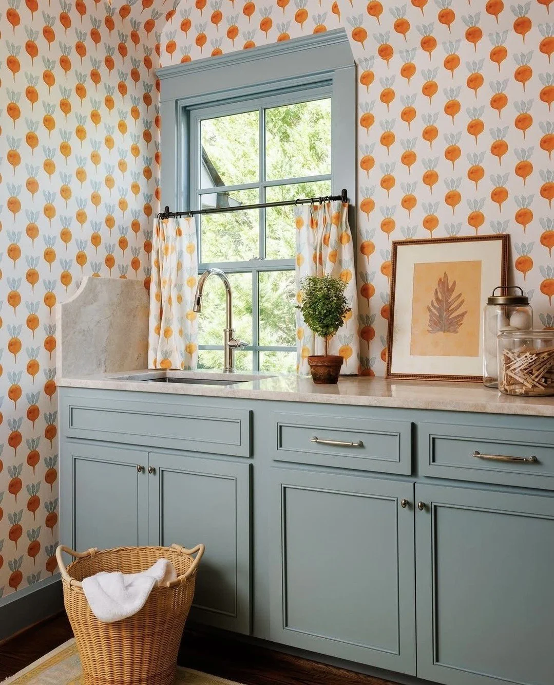 Simply radishing ✨⁠
⁠
A beautifully layered moment by @mackinthompsoninteriors, featuring Radish in Amber by @radishmoon. This stunning space is featured in this month&rsquo;s issue of @southernlivingmag! ✨⁠
⁠
Stop by the studio to see the entire col