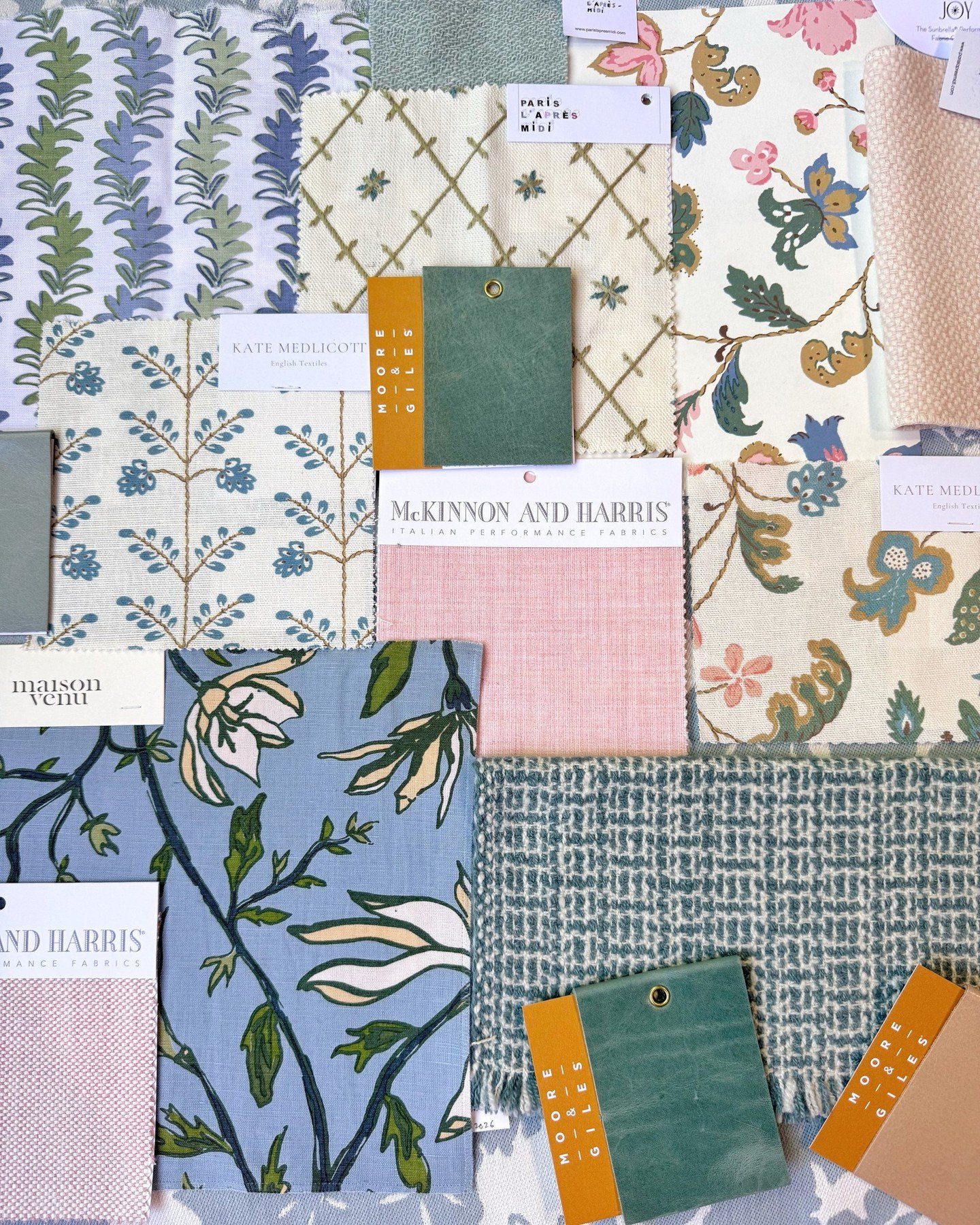 Spring is in BLOOM🌷⁠
⁠
The studio is full of fresh arrivals and new favorites waiting to be discovered. Stop by to see what&rsquo;s new, or shop for memos through the link in our profile! ✨⁠