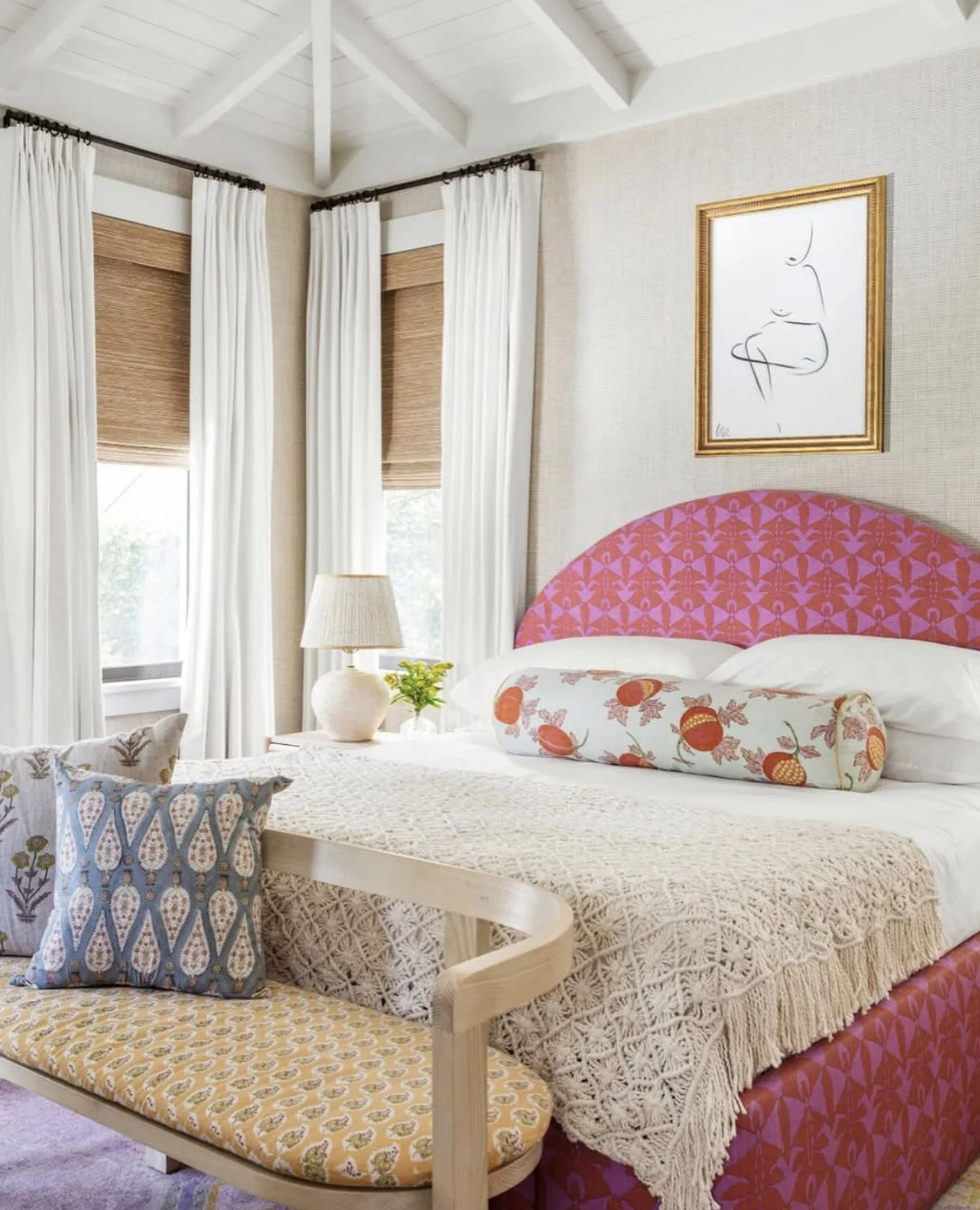 A moment for Capretto. ✨⁠
⁠
This pattern by @serenadugan sure knows how to bring movement, texture, and an effortless sense of charm to any space!⁠
⁠
Interior Design: @jennykeenandesign 
Photography: @julialynnphotography