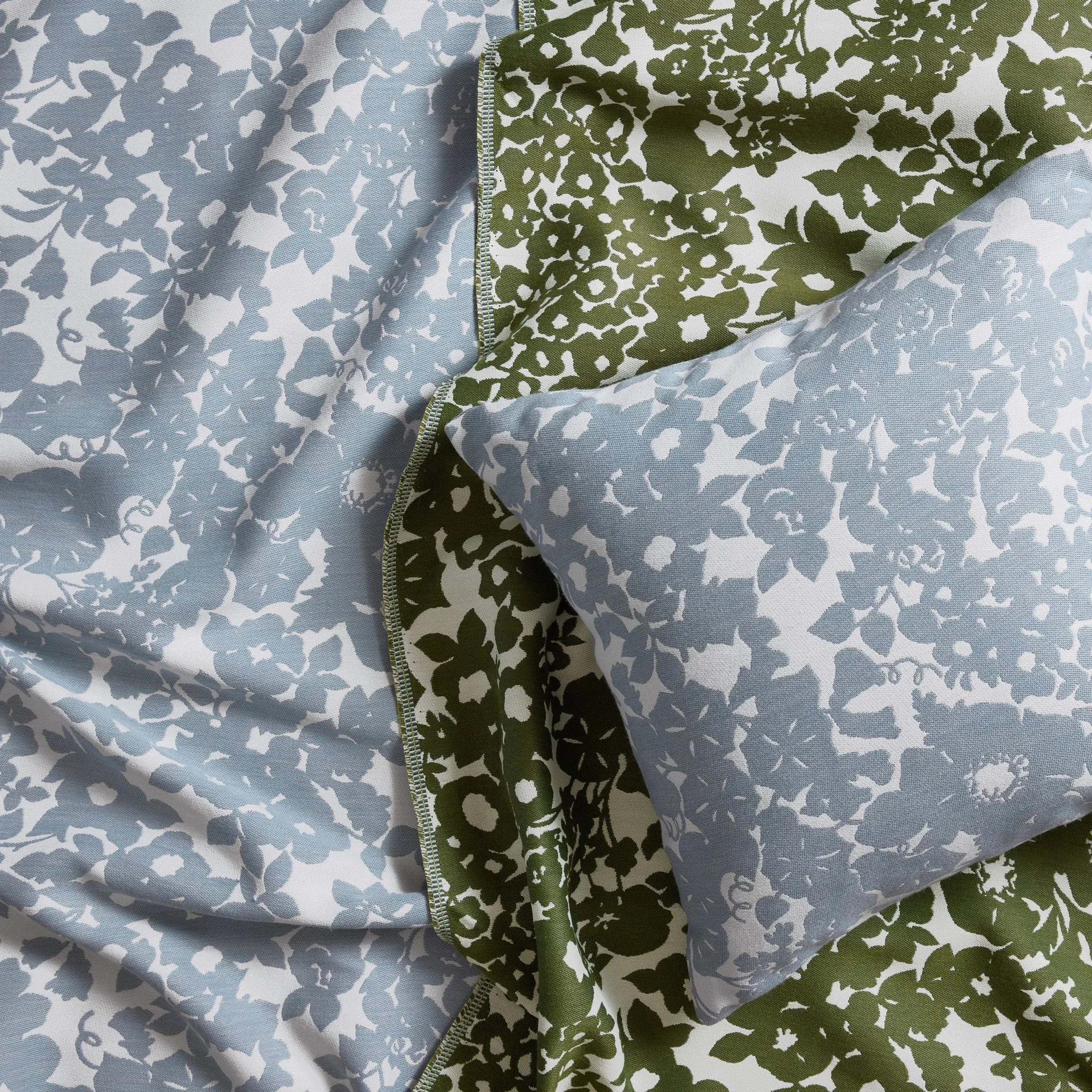 CWStockwell_Sunbrella_Sunprint_Lagoon_Lawn_Plw_S_d9e72c59-11ef-44f2-aedb-6f2da516f71c_5000x.jpg