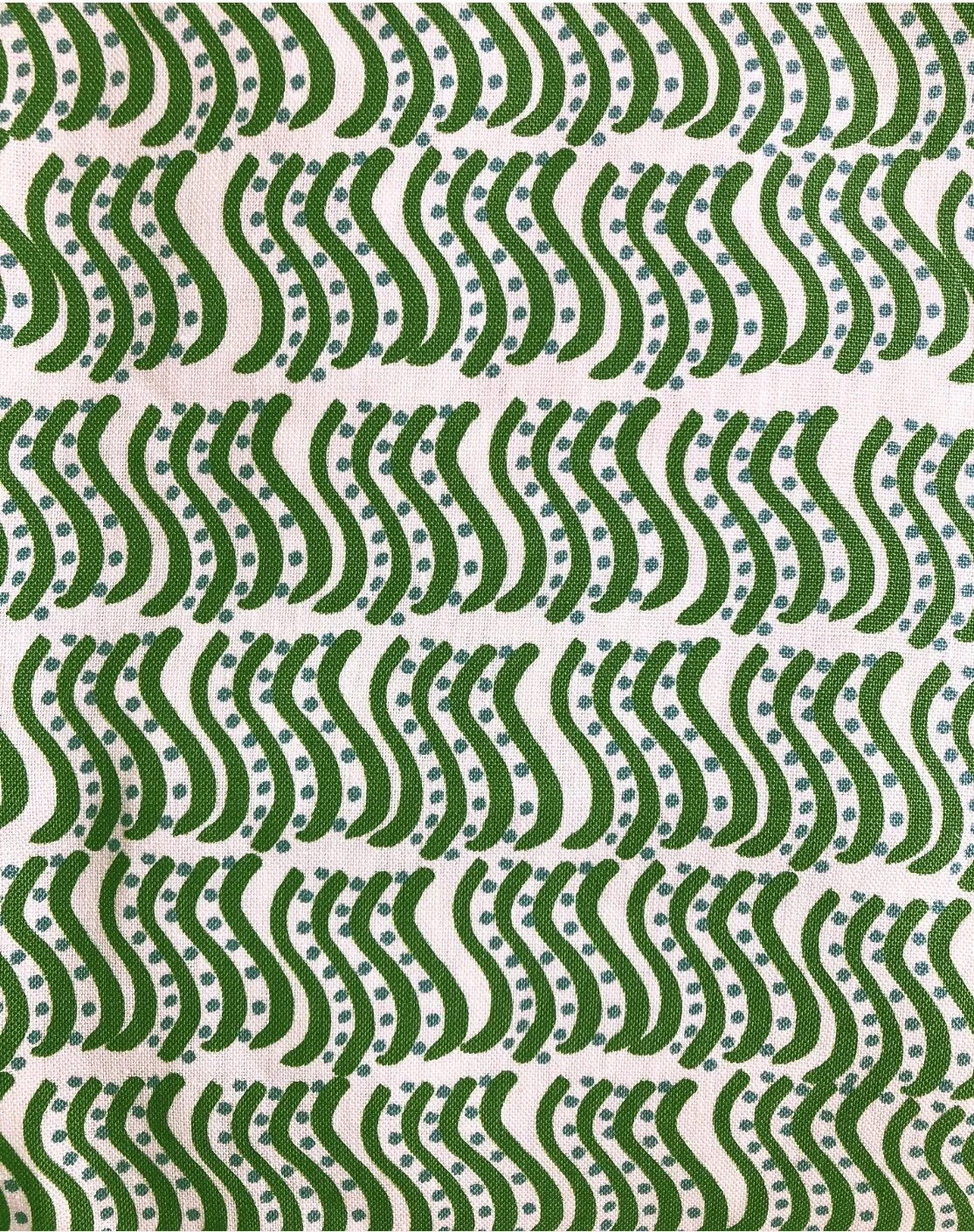 Apple+Green+and+blue+dots.jpg.webp