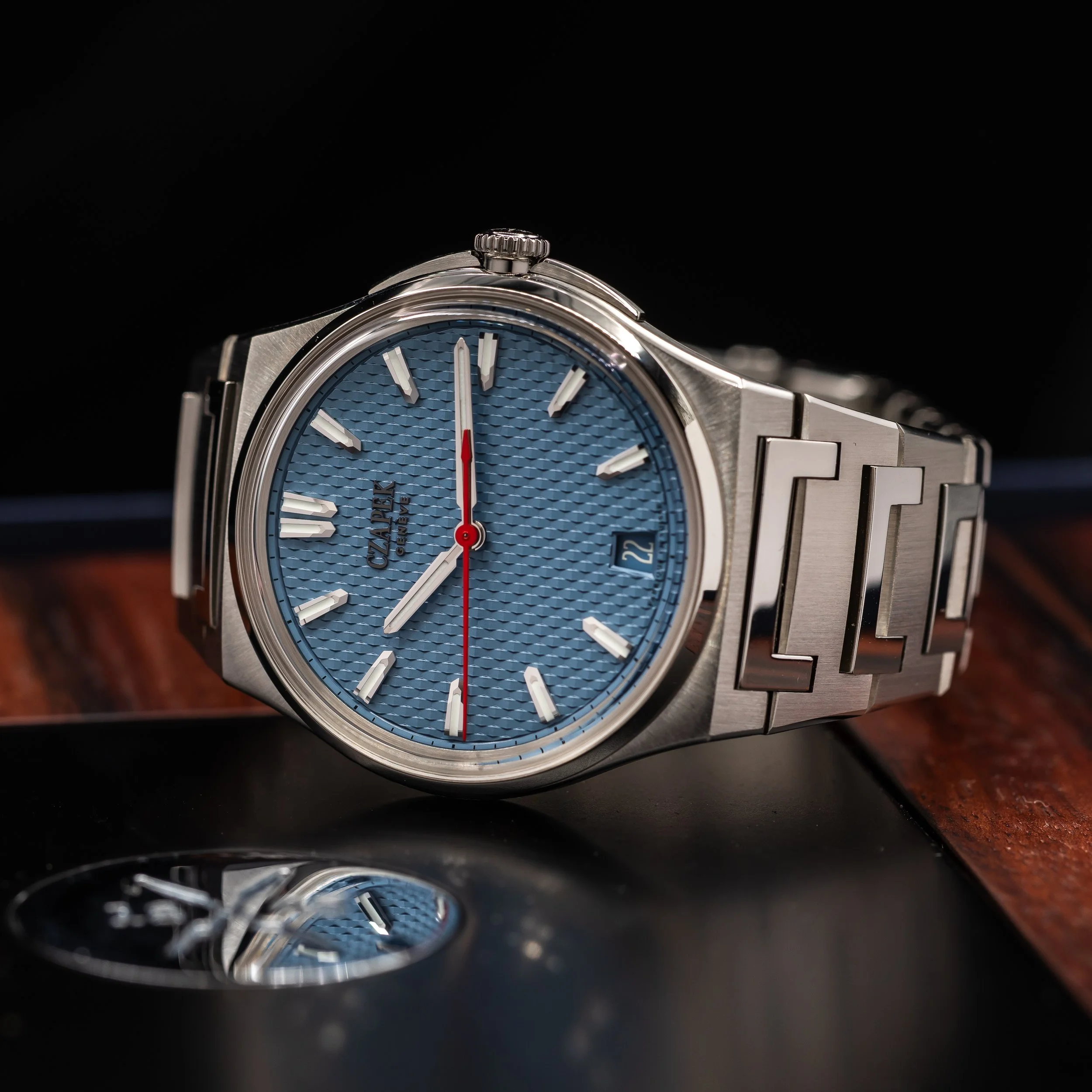Czapek Antarctique Passage De Drake in Glacier Blue, 38.5mm